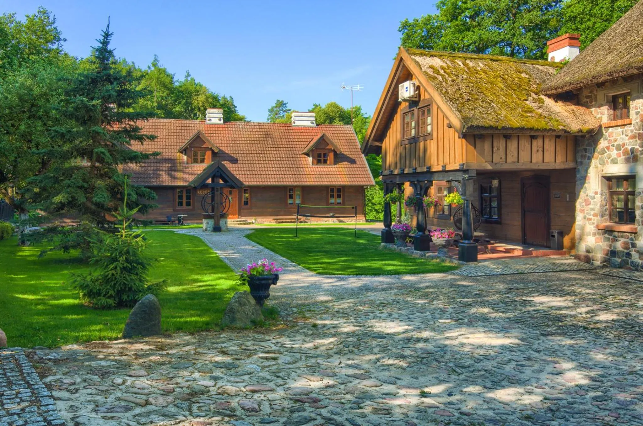 Property building in Hotel Dworek Wapionka