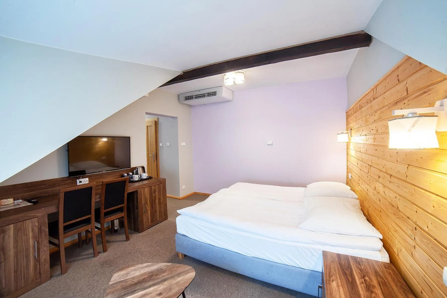 Bed in Hotel Dworek Wapionka