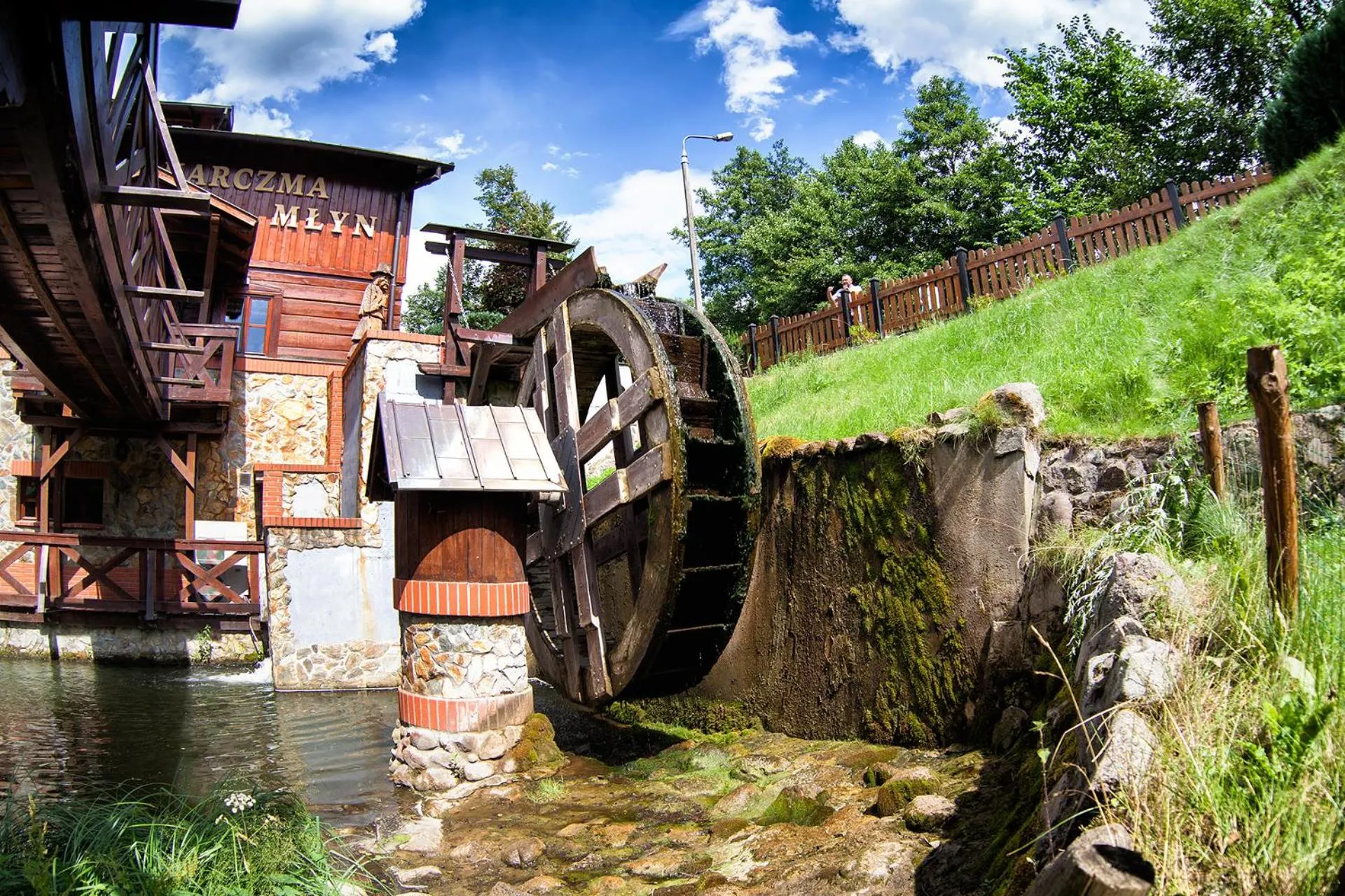 Restaurant/places to eat in Hotel Dworek Wapionka