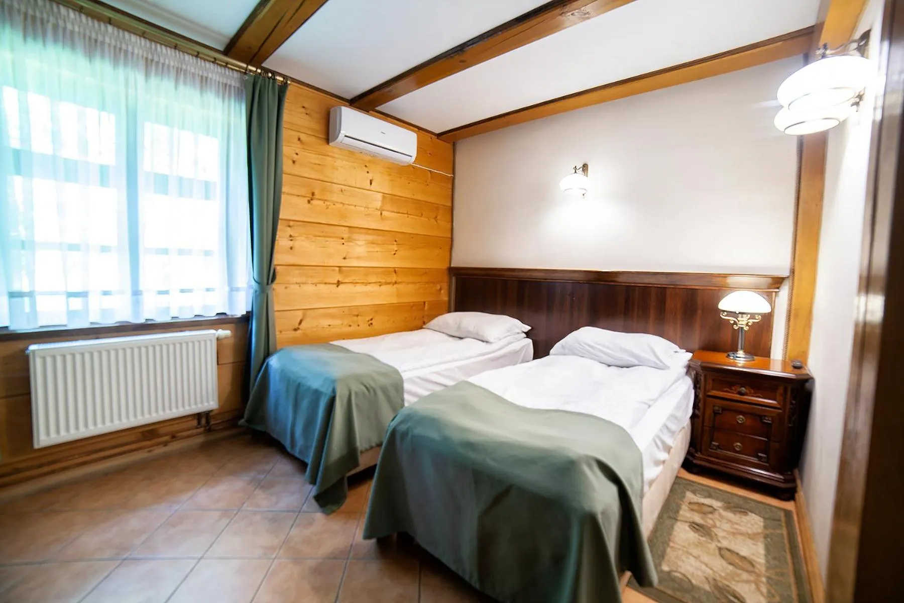 Bed in Hotel Dworek Wapionka