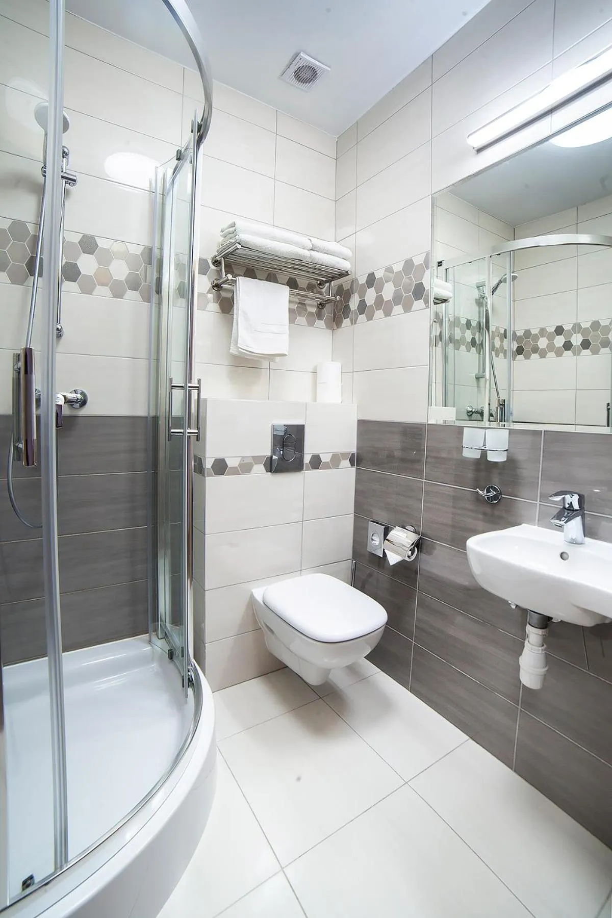 Bathroom in Hotel Dworek Wapionka