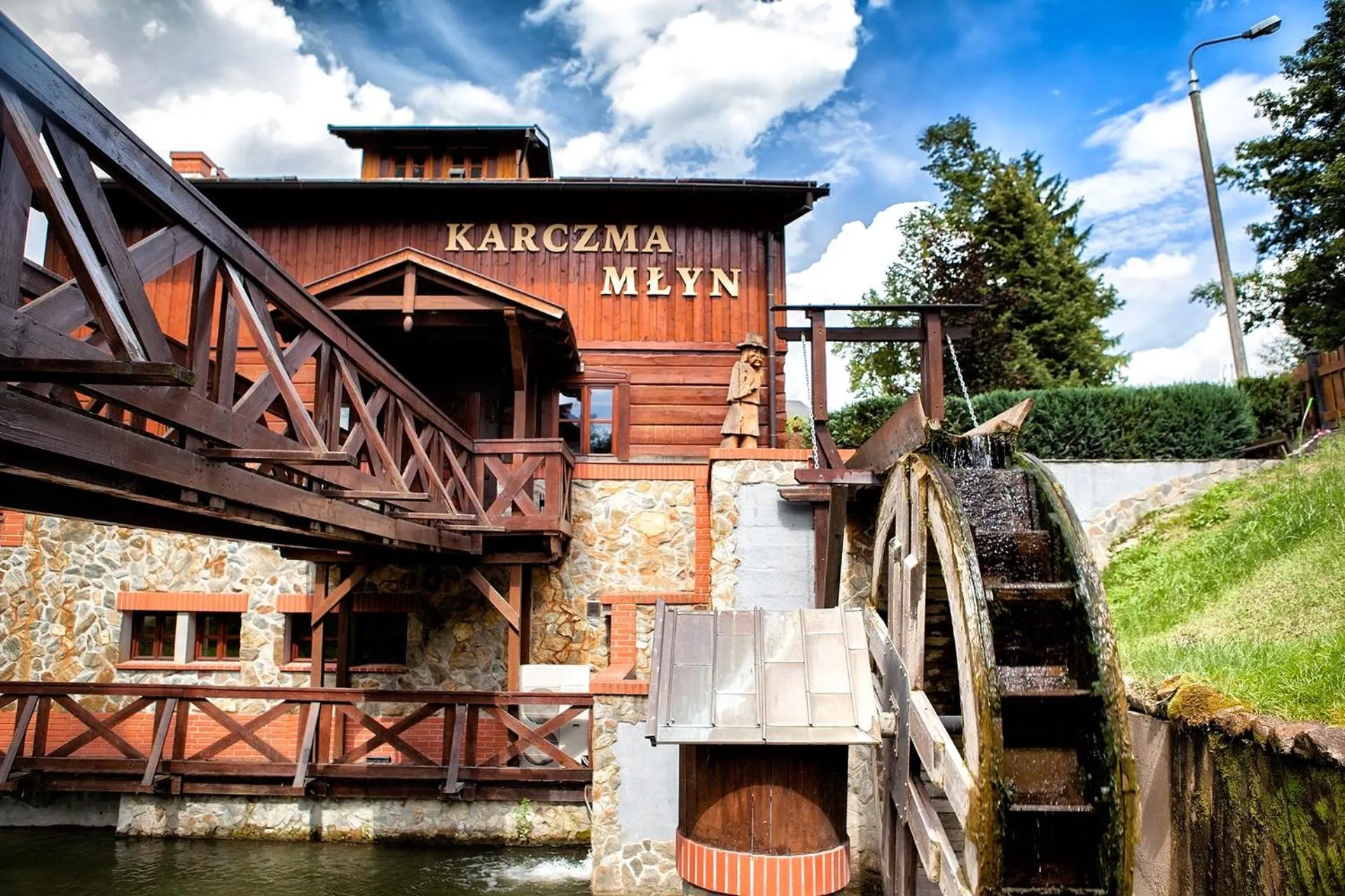 Restaurant/places to eat in Hotel Dworek Wapionka