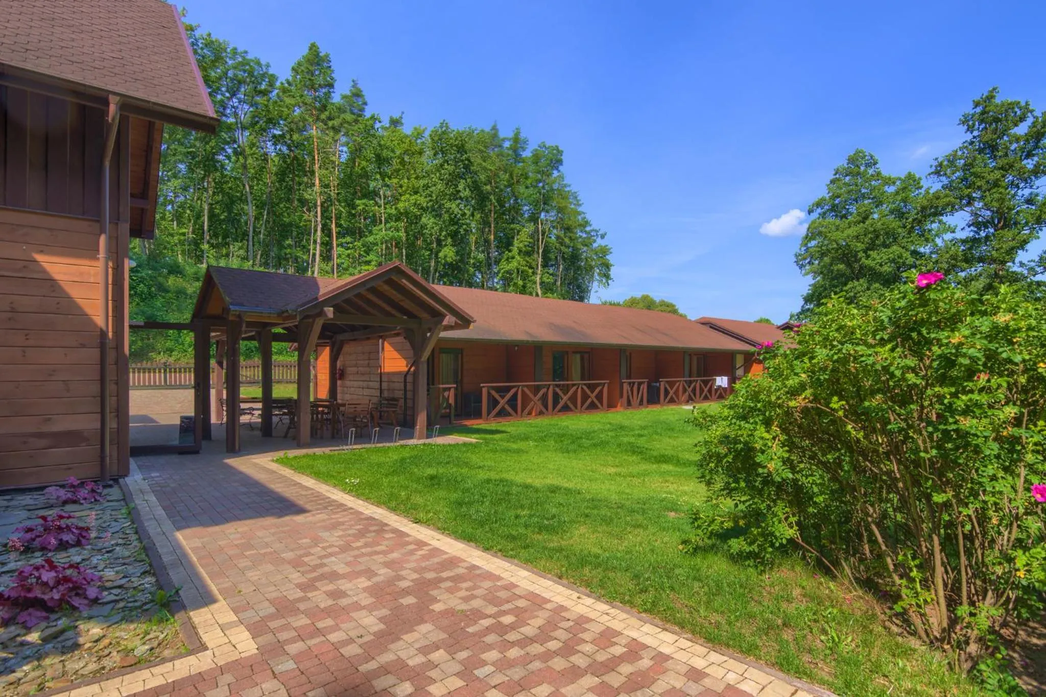 Property building in Hotel Dworek Wapionka