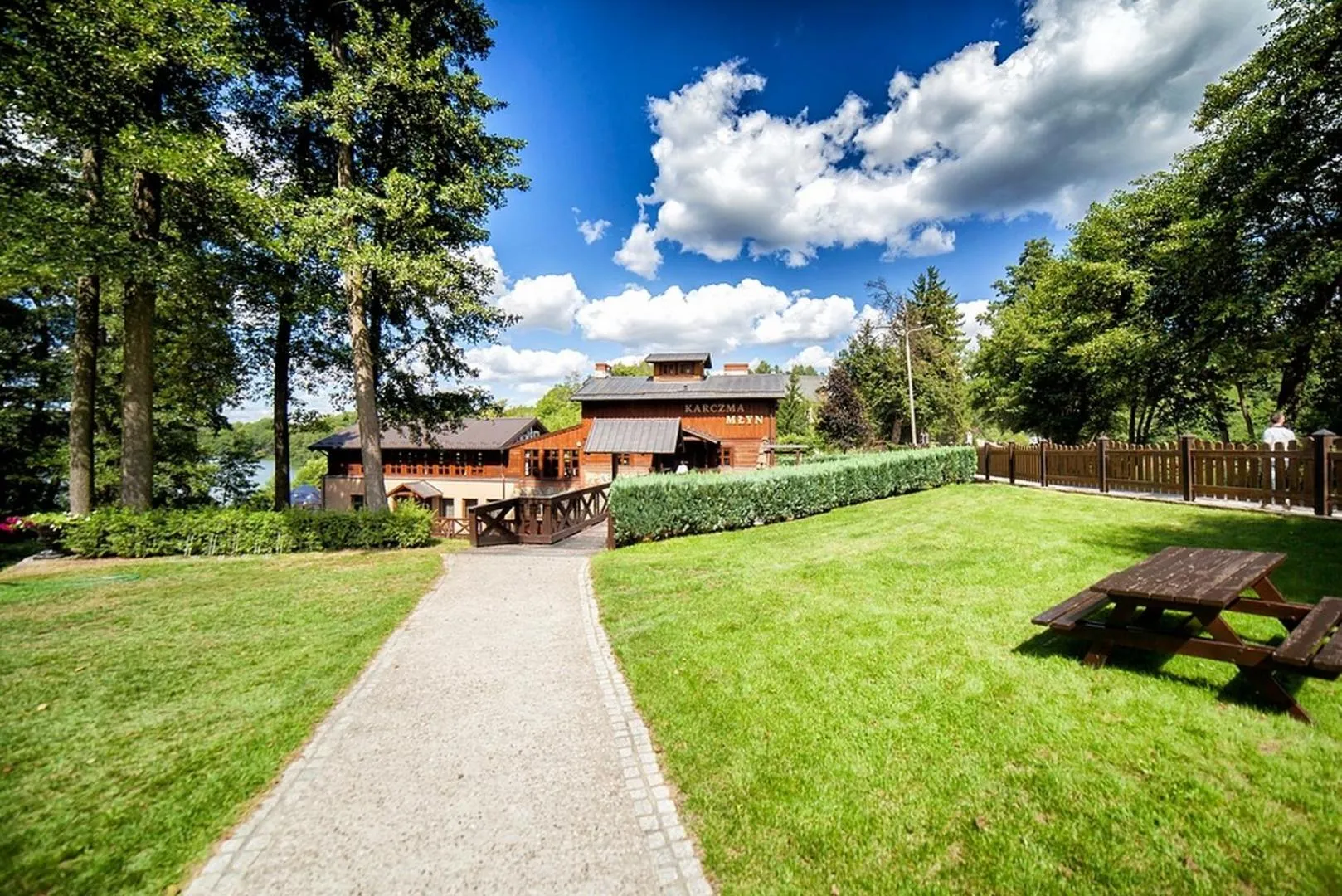 Restaurant/places to eat in Hotel Dworek Wapionka