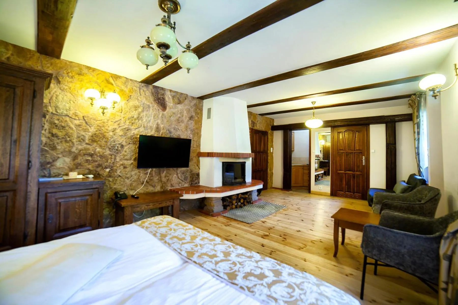 Photo of the whole room, Bed in Hotel Dworek Wapionka