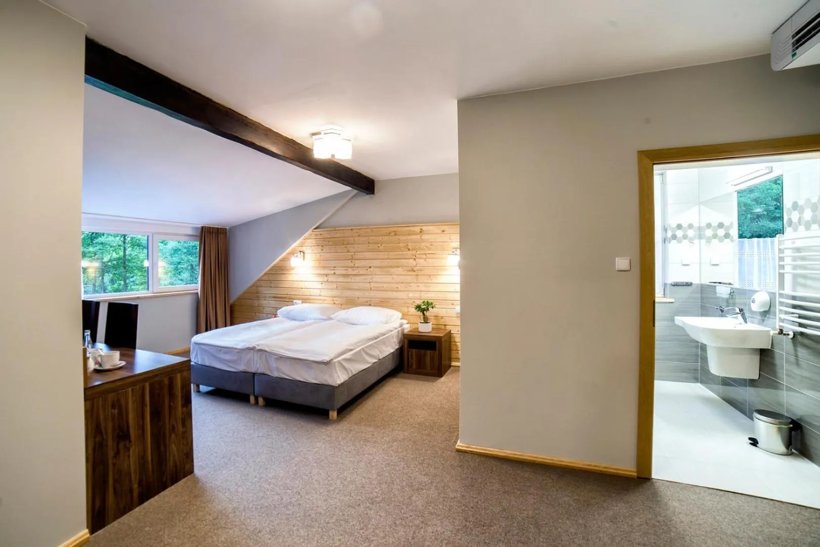 Bed in Hotel Dworek Wapionka