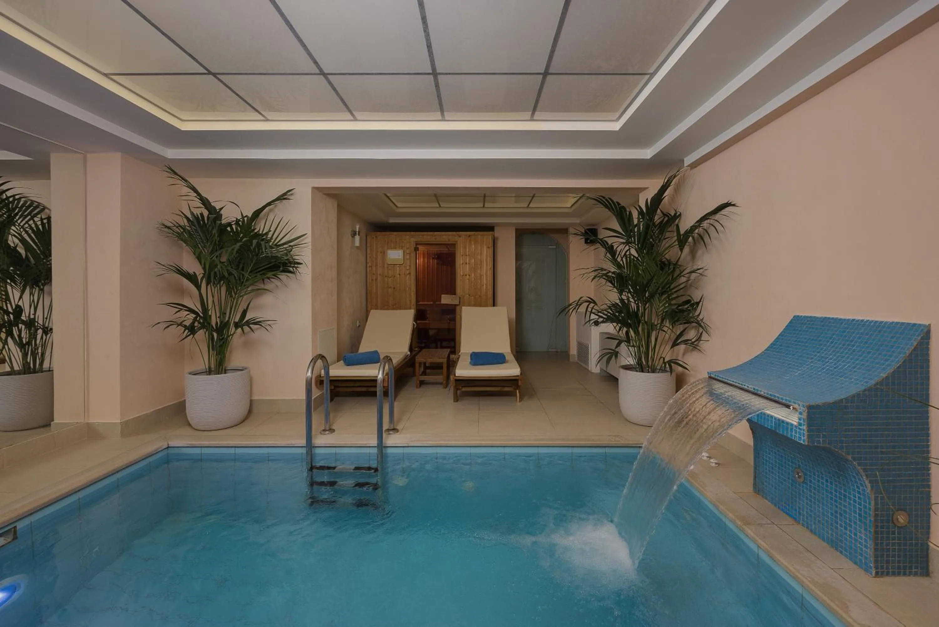 Hot Tub in Anemolia Resort and Spa