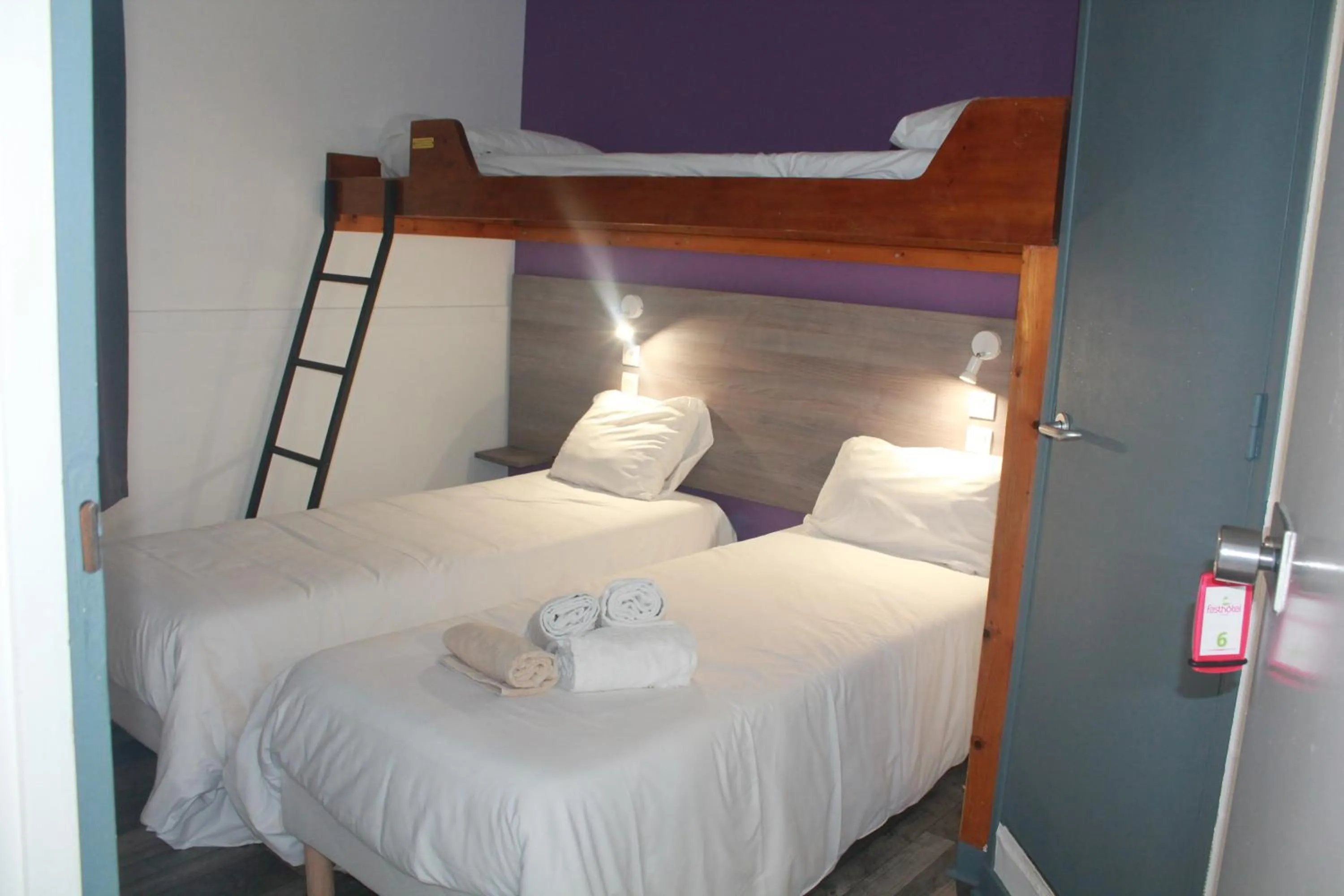 Bed in FASTHOTEL A Dijon