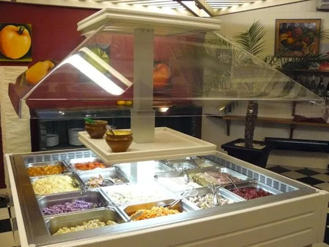 Restaurant/places to eat in FASTHOTEL A Dijon