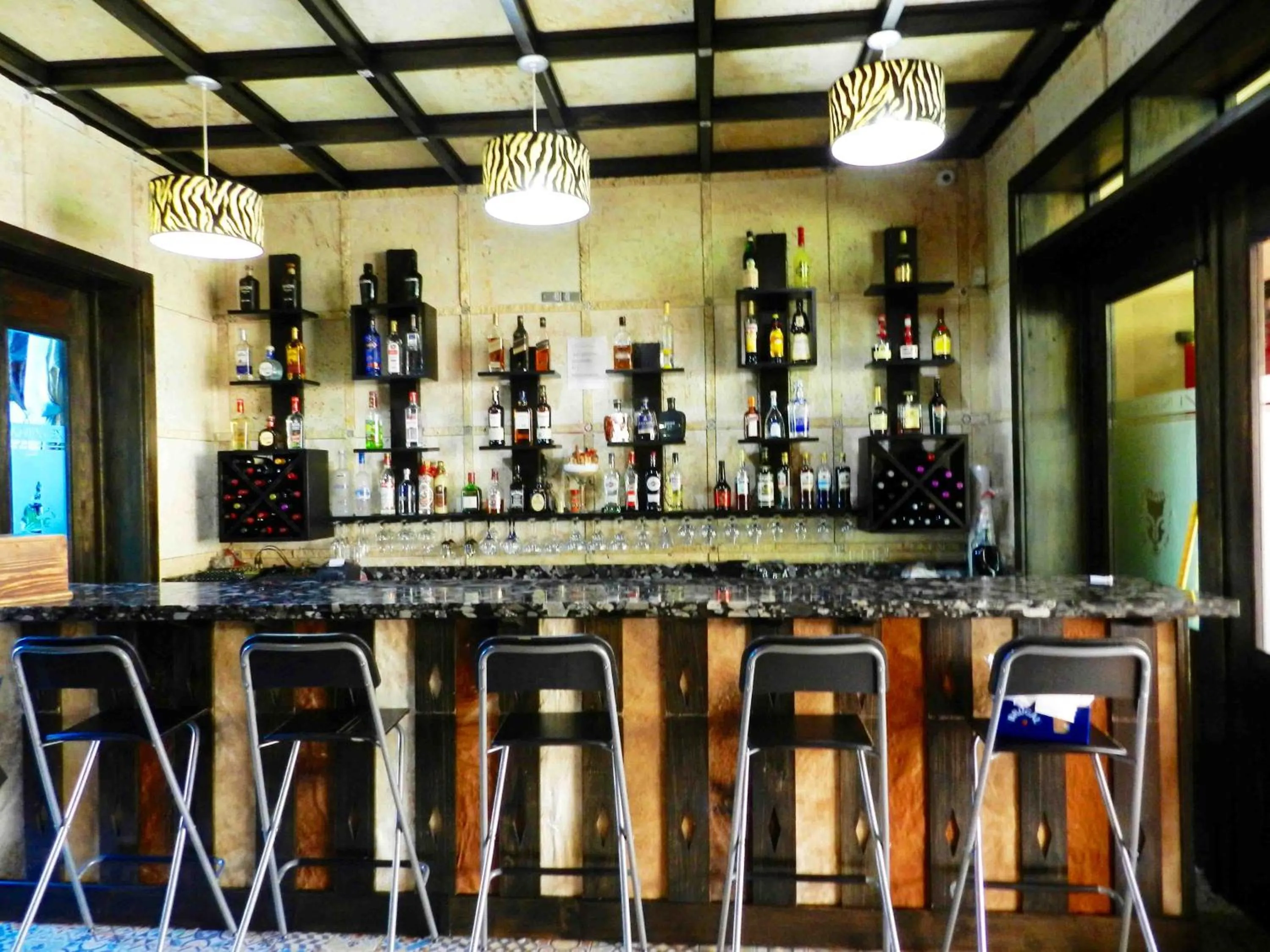 Lounge or bar in MON Hotel Boutique