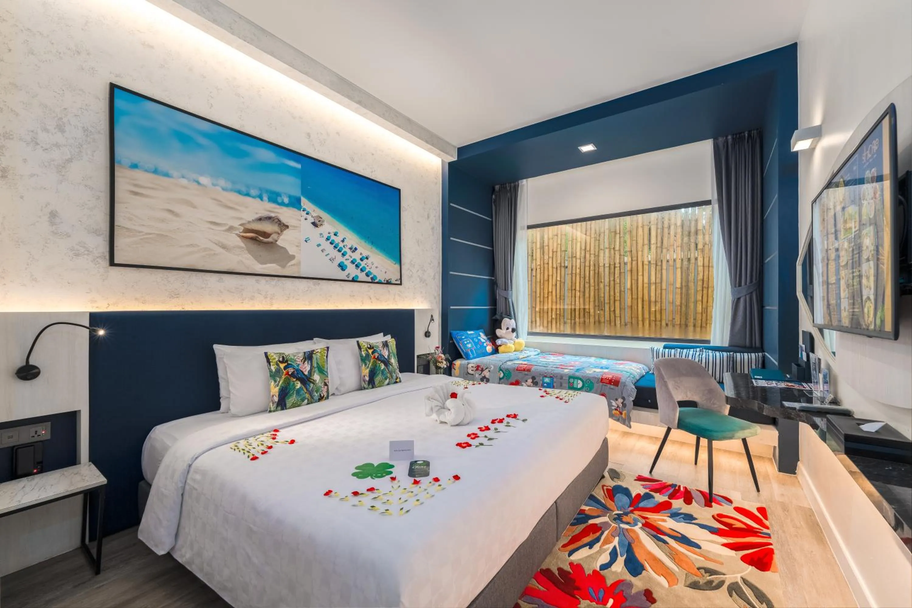 Bedroom, Bed in Hotel Clover Patong Phuket - SHA Plus