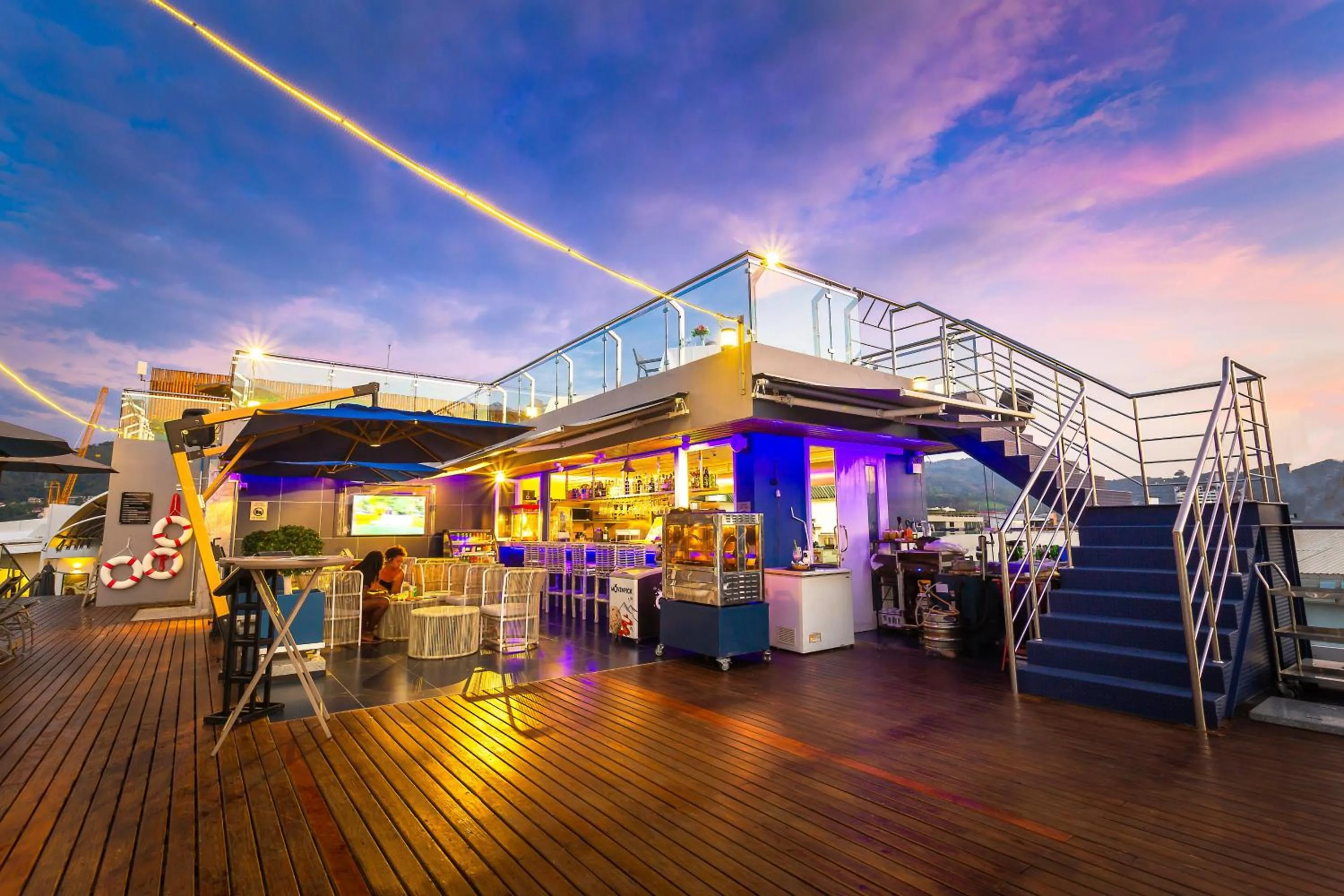 Lounge or bar in Hotel Clover Patong Phuket - SHA Plus