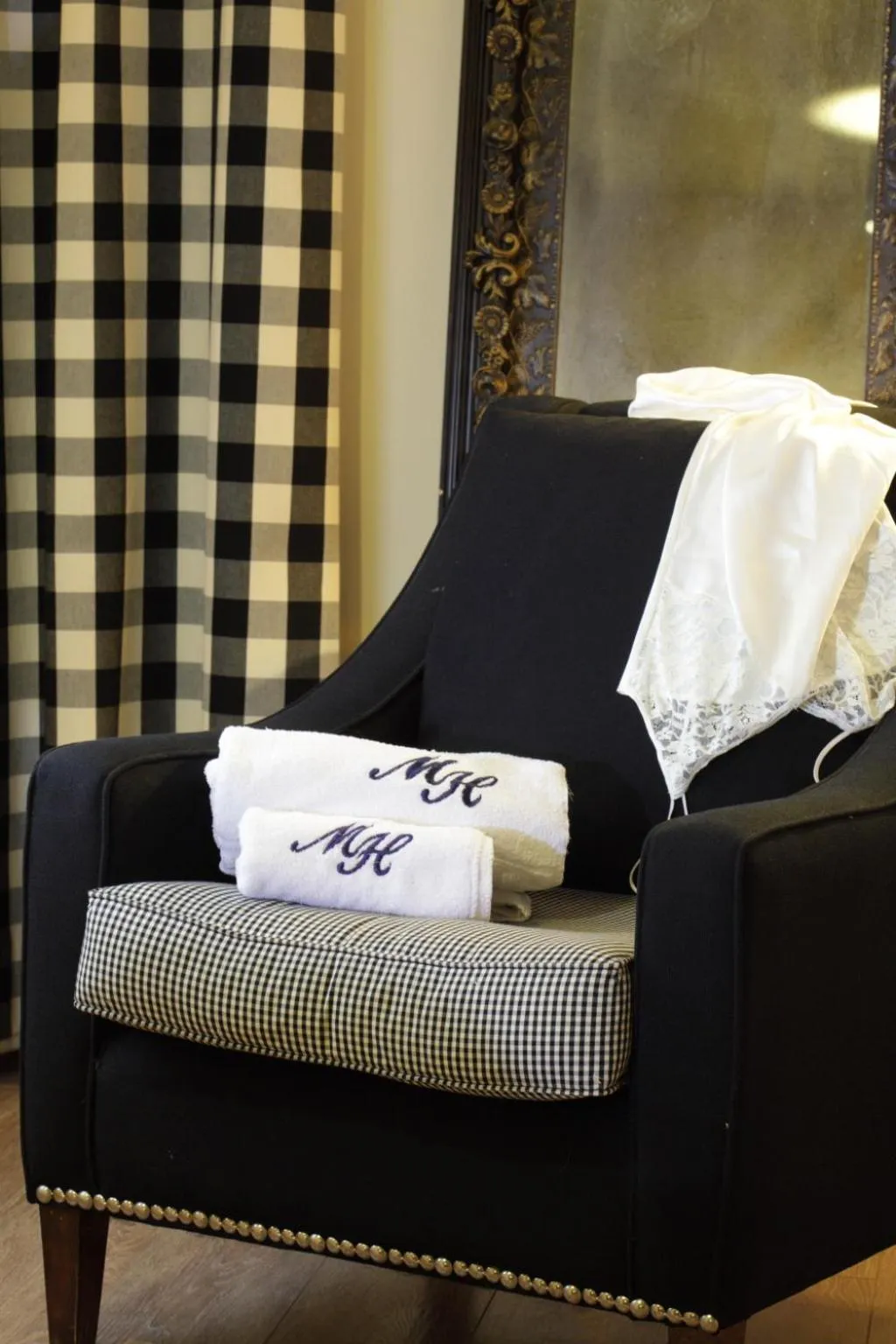 Seating area in Mati Hotel