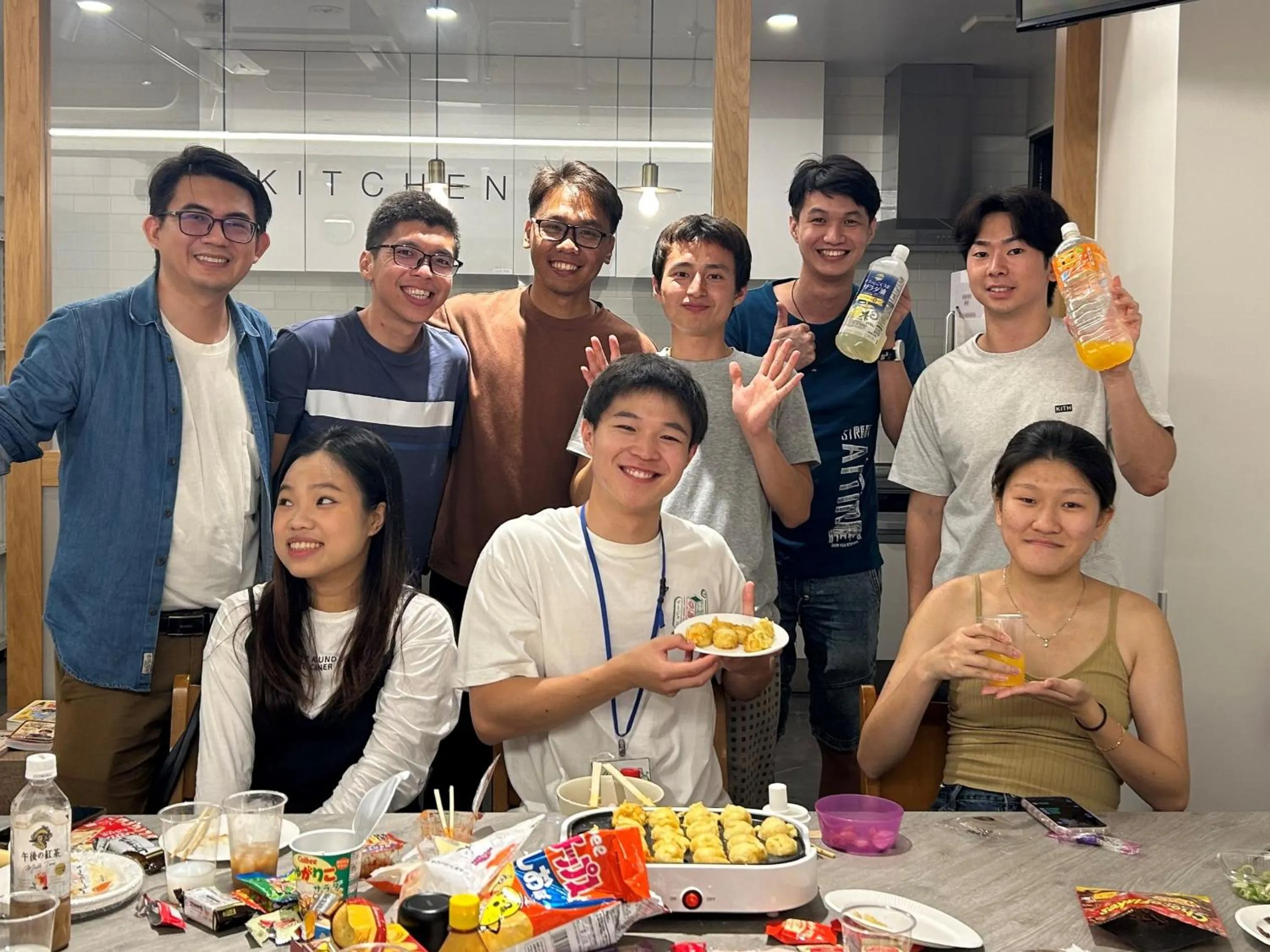 Communal kitchen in White Hostel Shinsaibashi