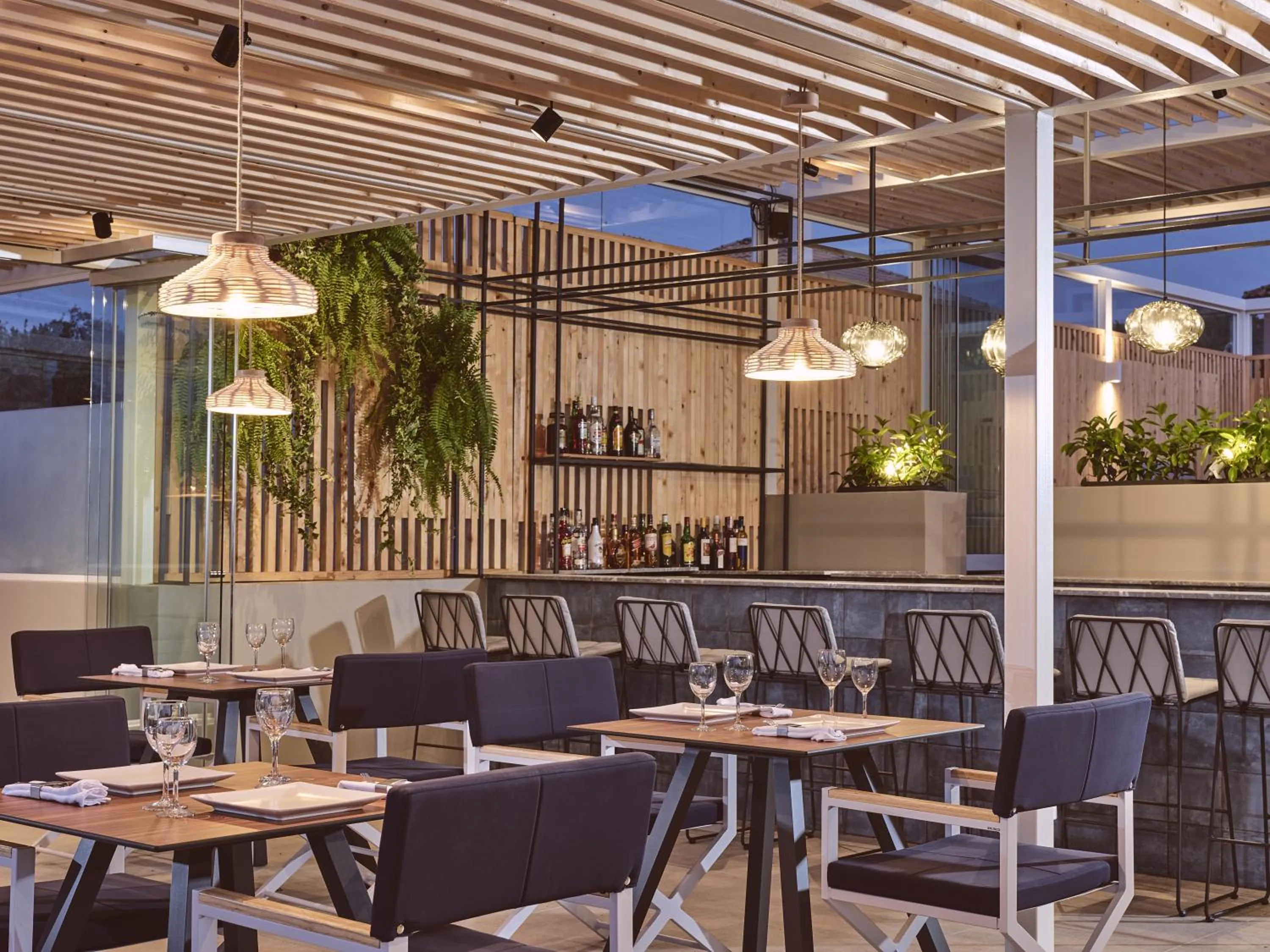 Restaurant/places to eat in Hotel St.John Suites Adults Only