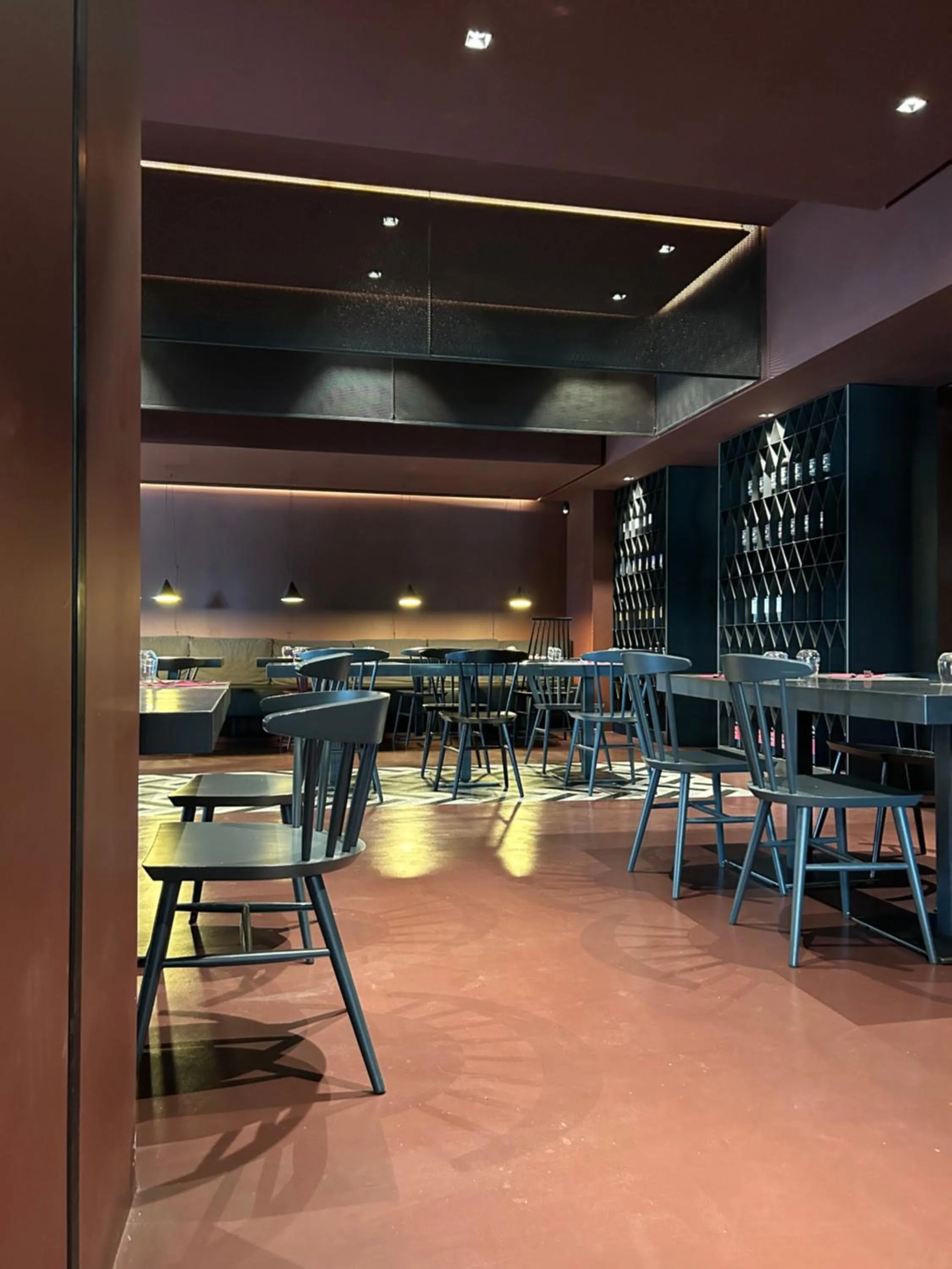 Restaurant/places to eat in Garden Hotel