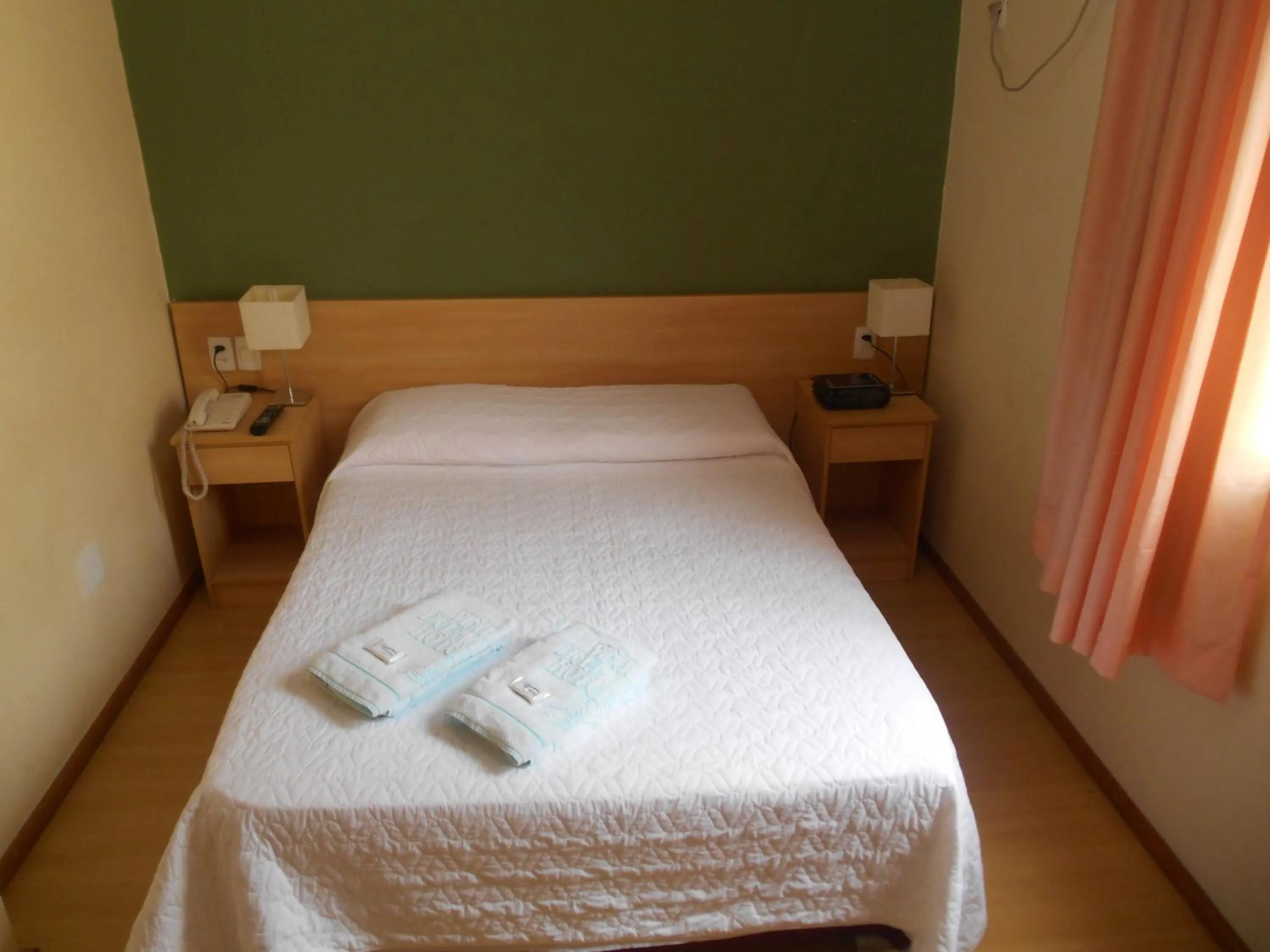 Photo of the whole room, Bed in Hotel Viña Del Mar