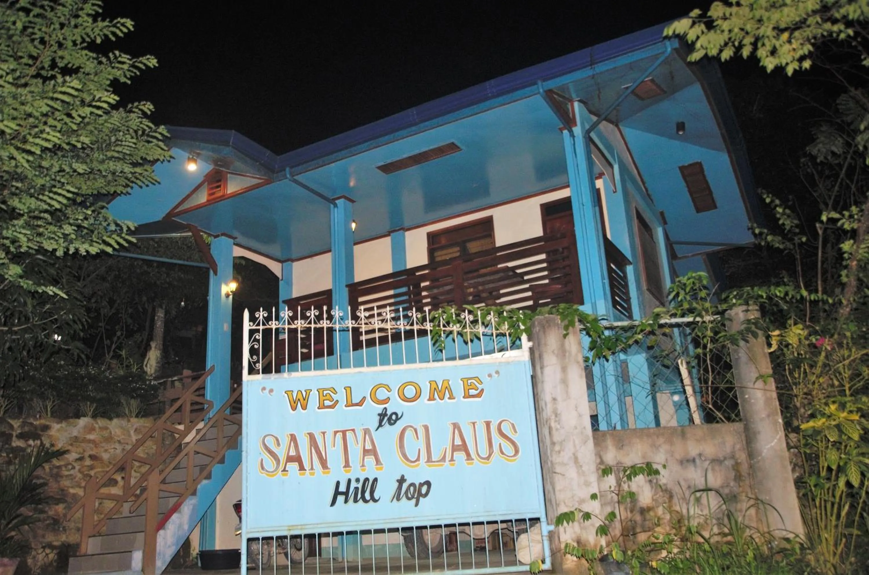 Facade/entrance in Santa Claus Hilltop