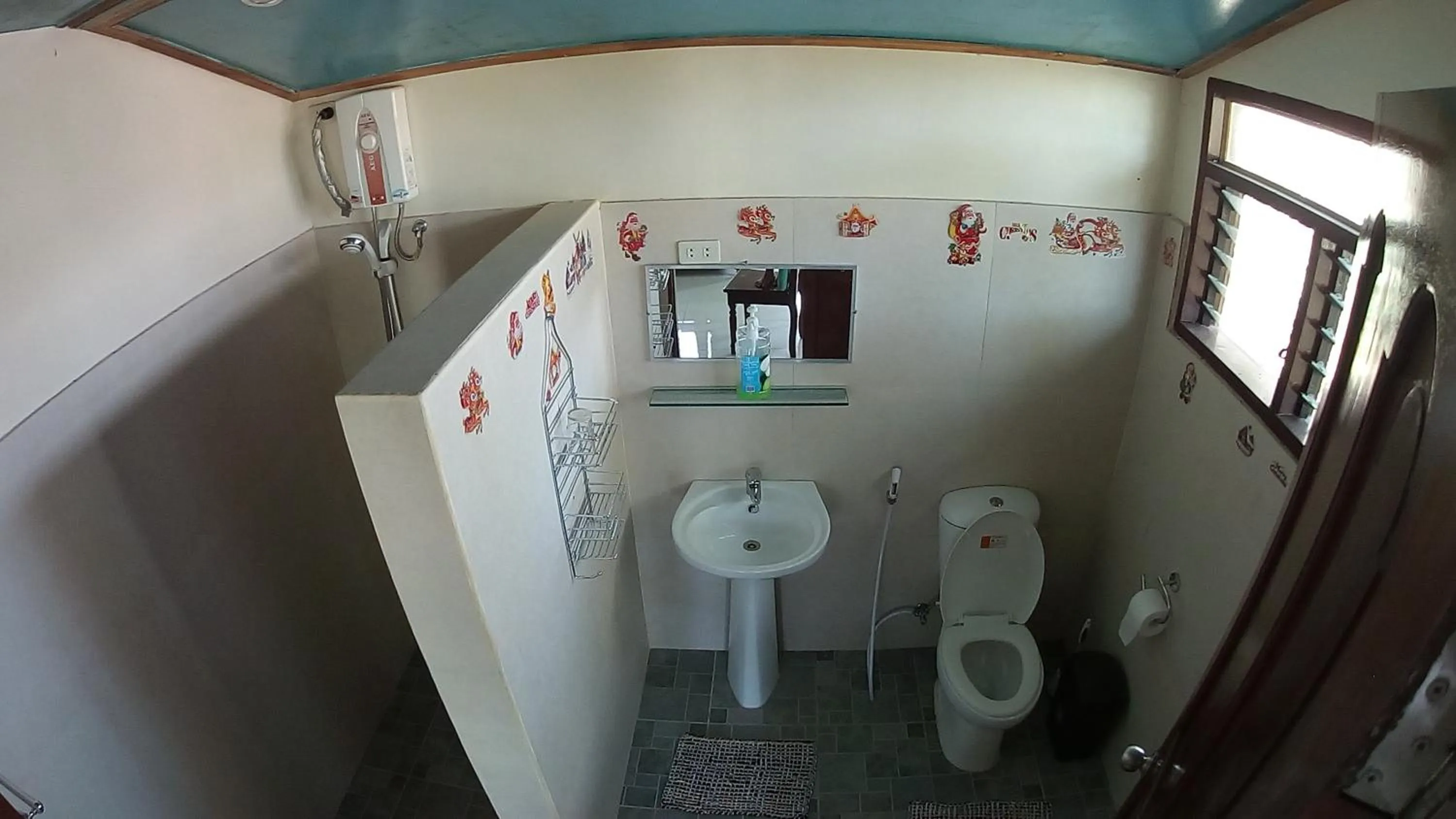 Toilet in Santa Claus Hilltop