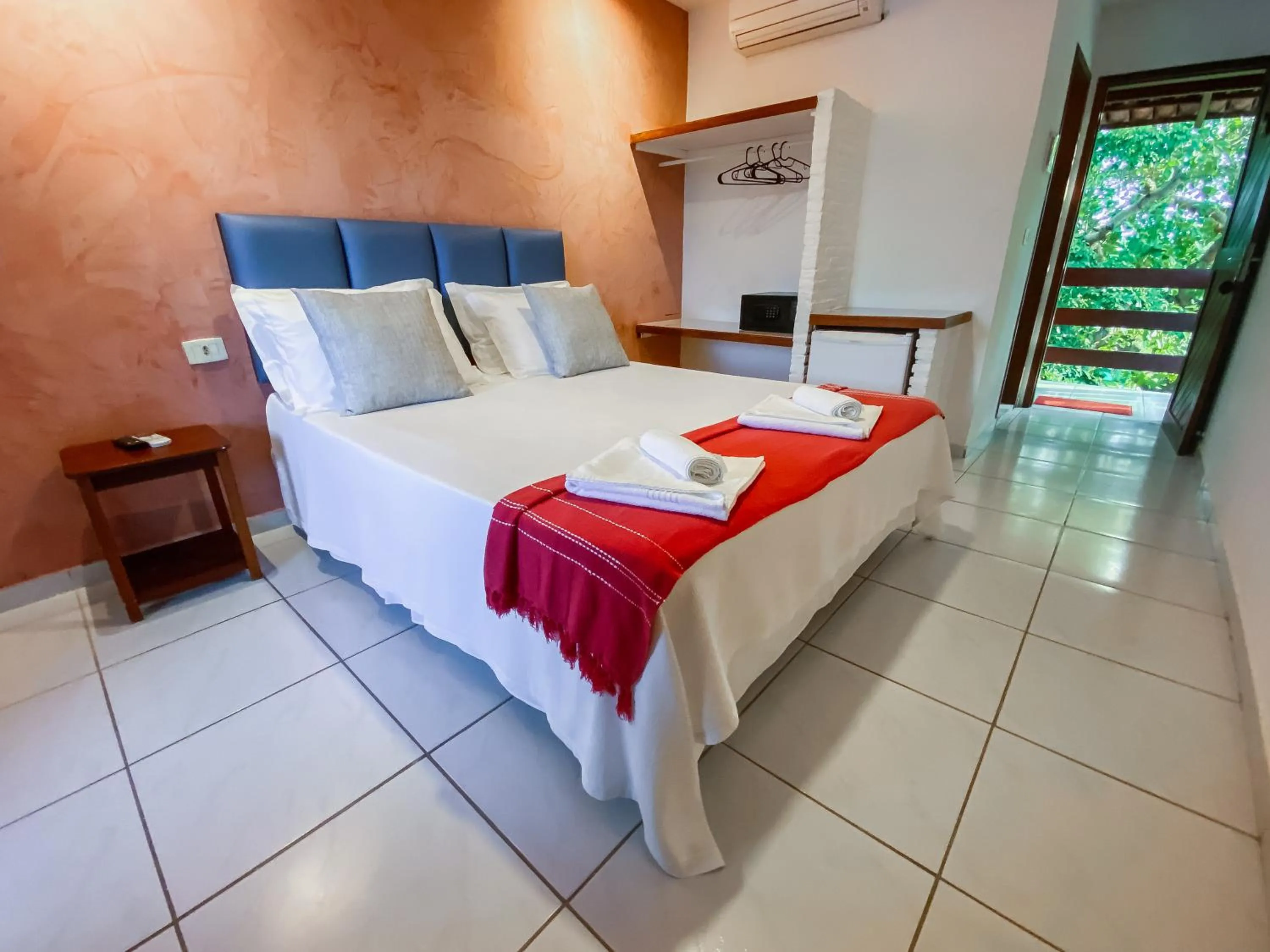 Photo of the whole room, Bed in Catavento da Pipa