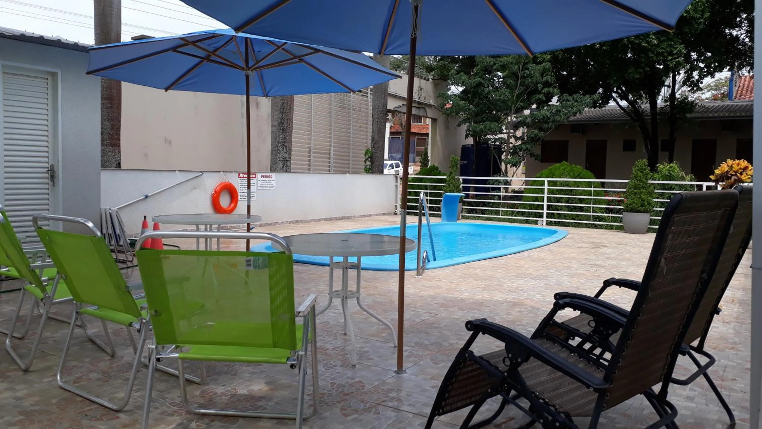 Swimming pool in Pousada Jubaia