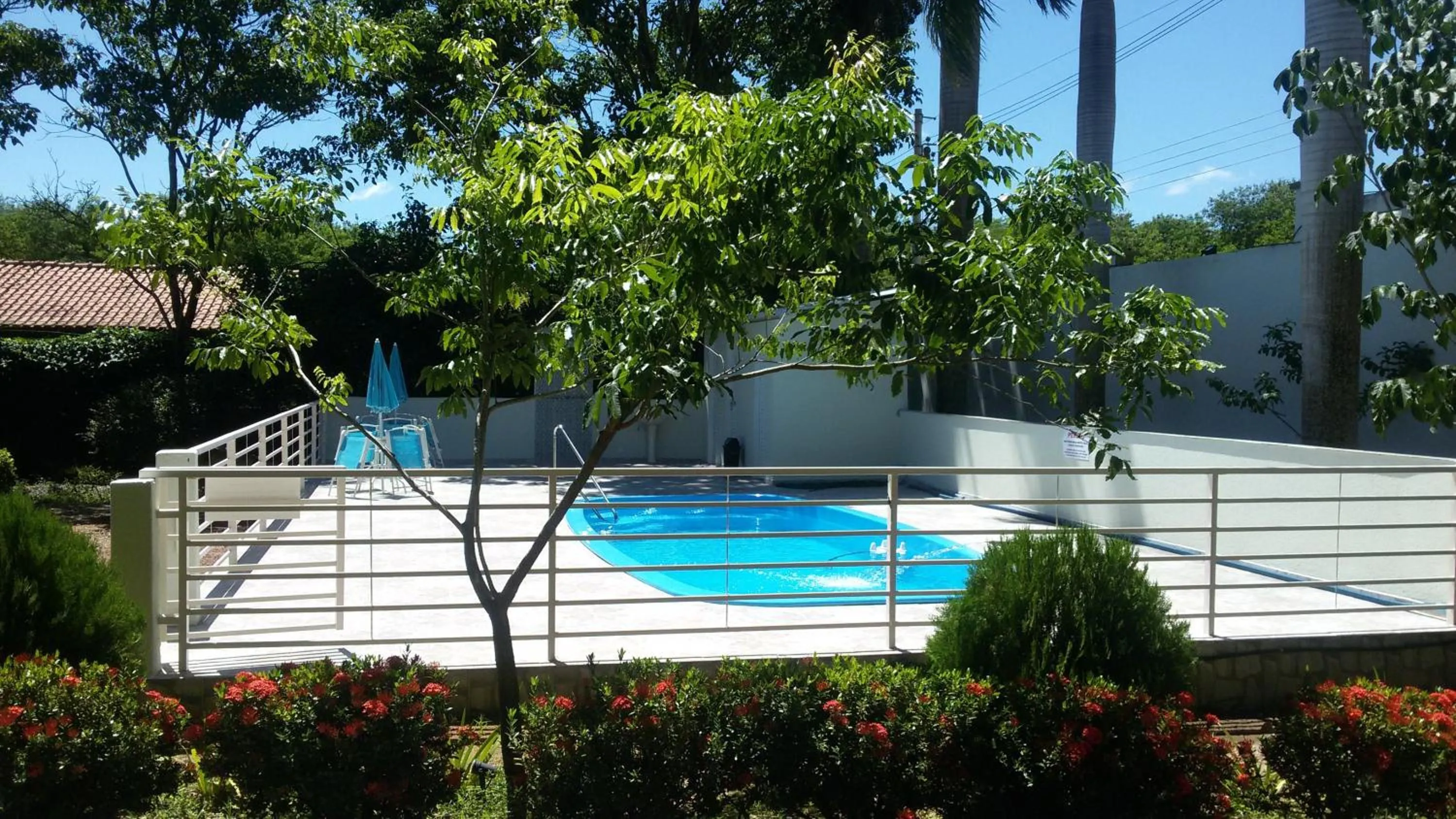 Swimming pool in Pousada Jubaia