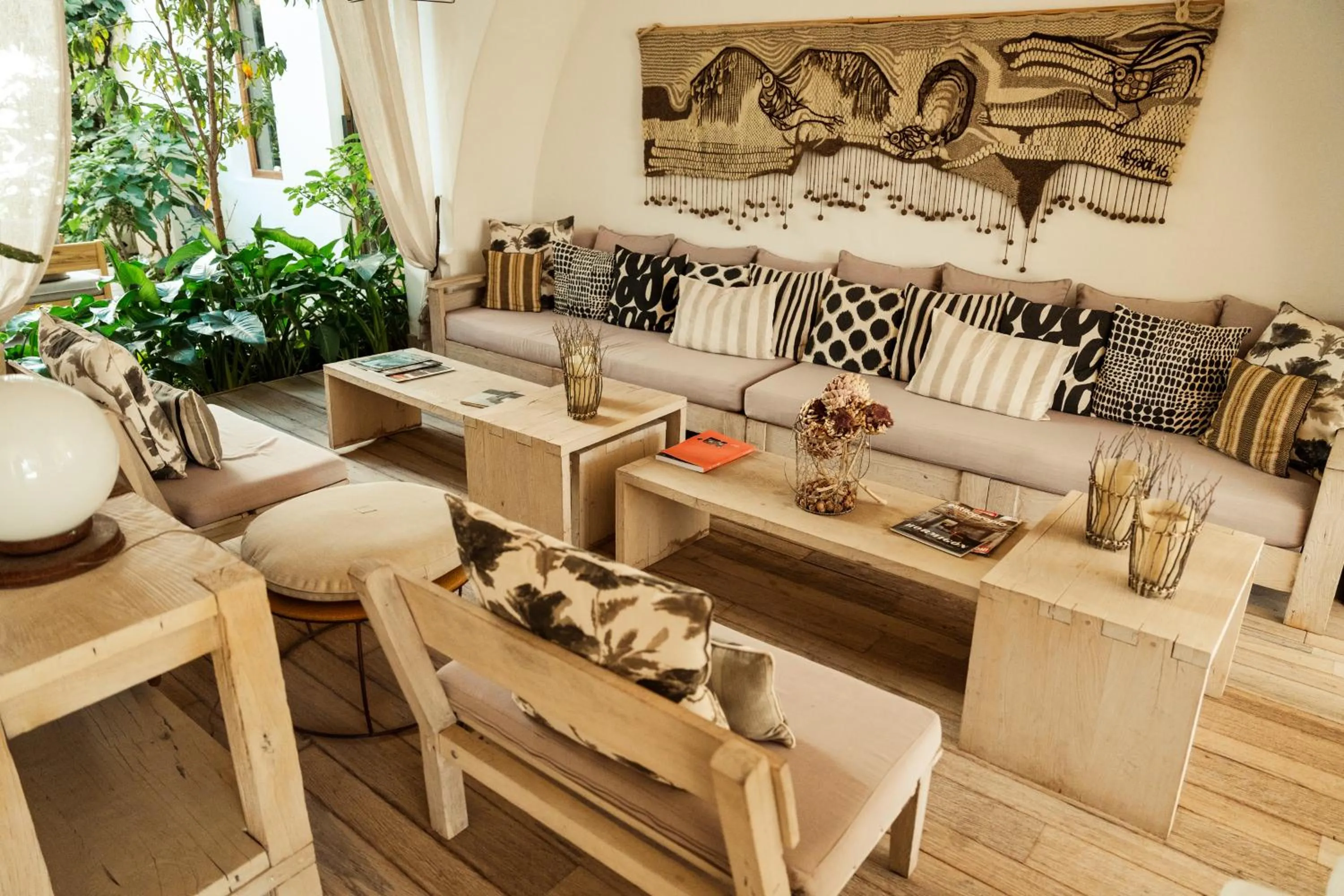 Living room in El Cortijo Hotel Boutique