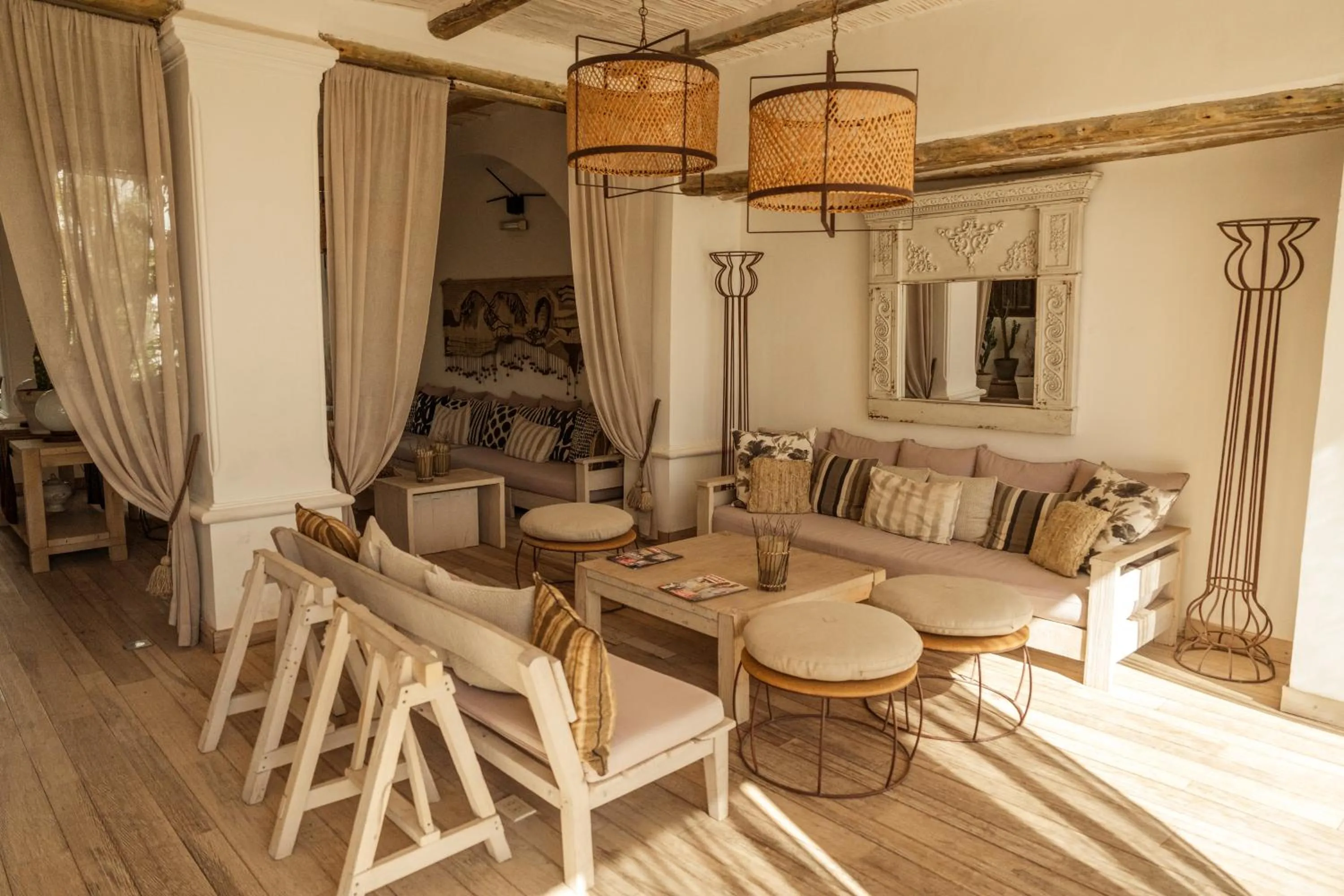 Living room in El Cortijo Hotel Boutique