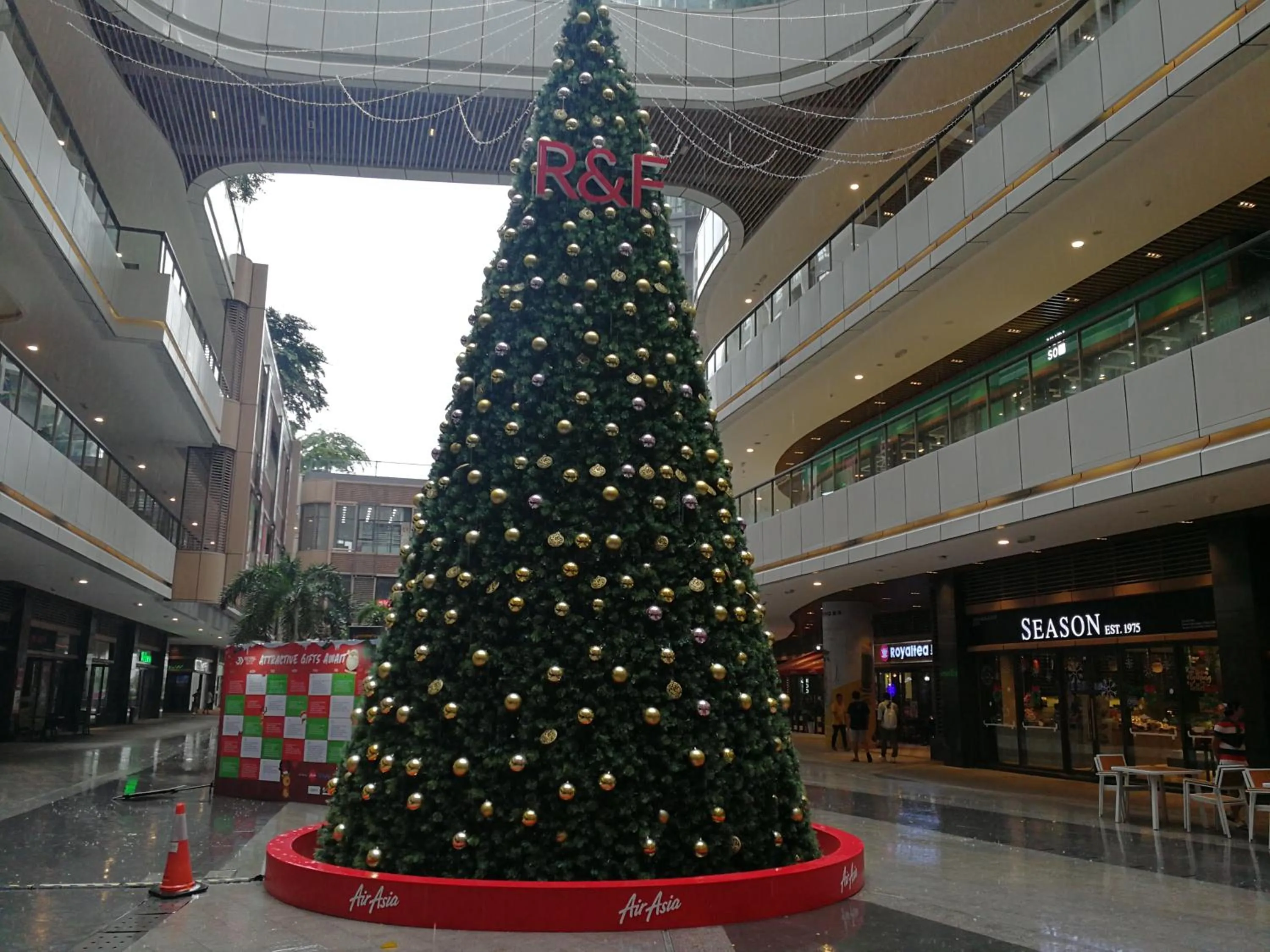 JB City CIQ-R&F Shopping Mall Apartment