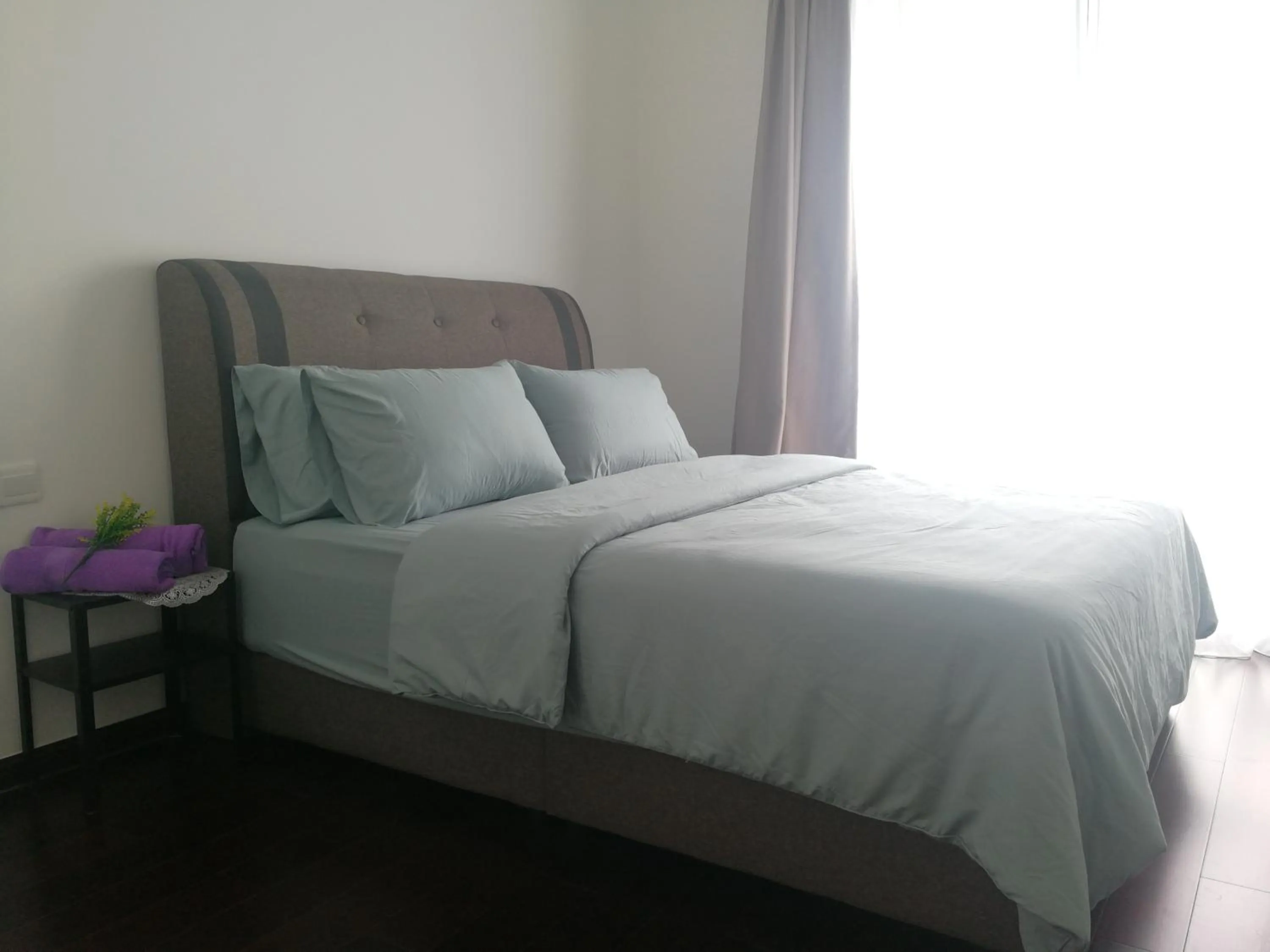 Bed in JB City CIQ-R&F Shopping Mall Apartment
