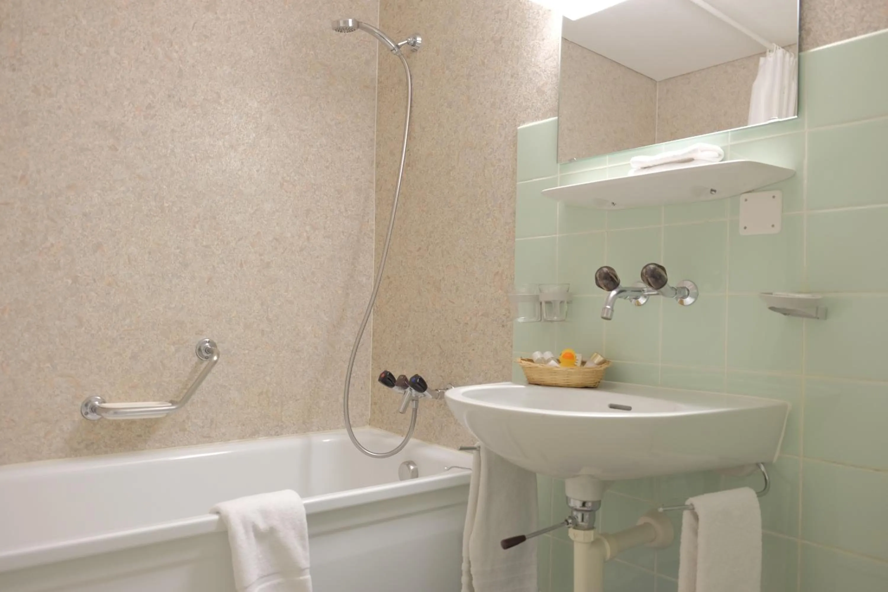 Shower in Guest Rooms with a great view at Residence Brunner