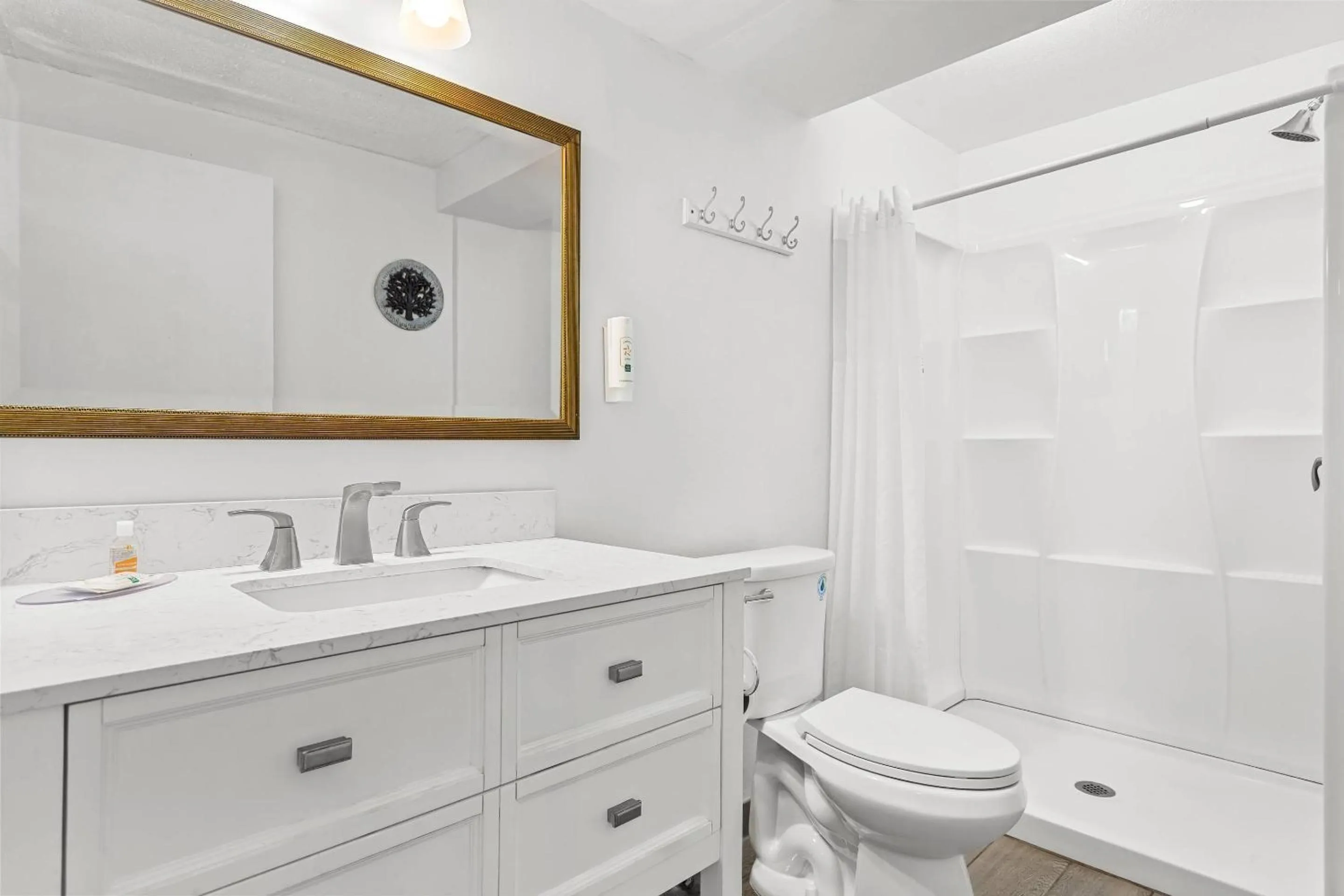 Bedroom in Quality Inn & Suites at Tropicana Field