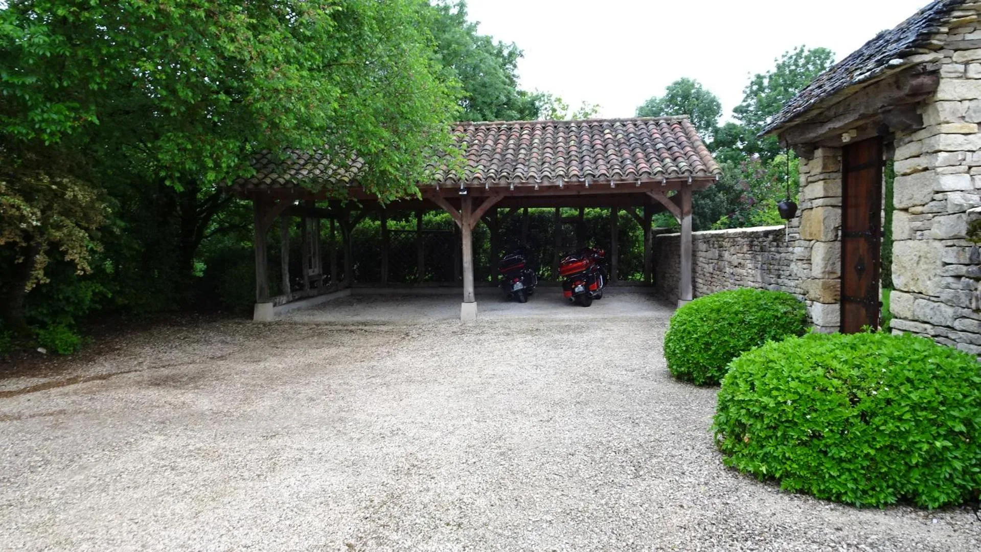 Property building in Le Mas de Laché