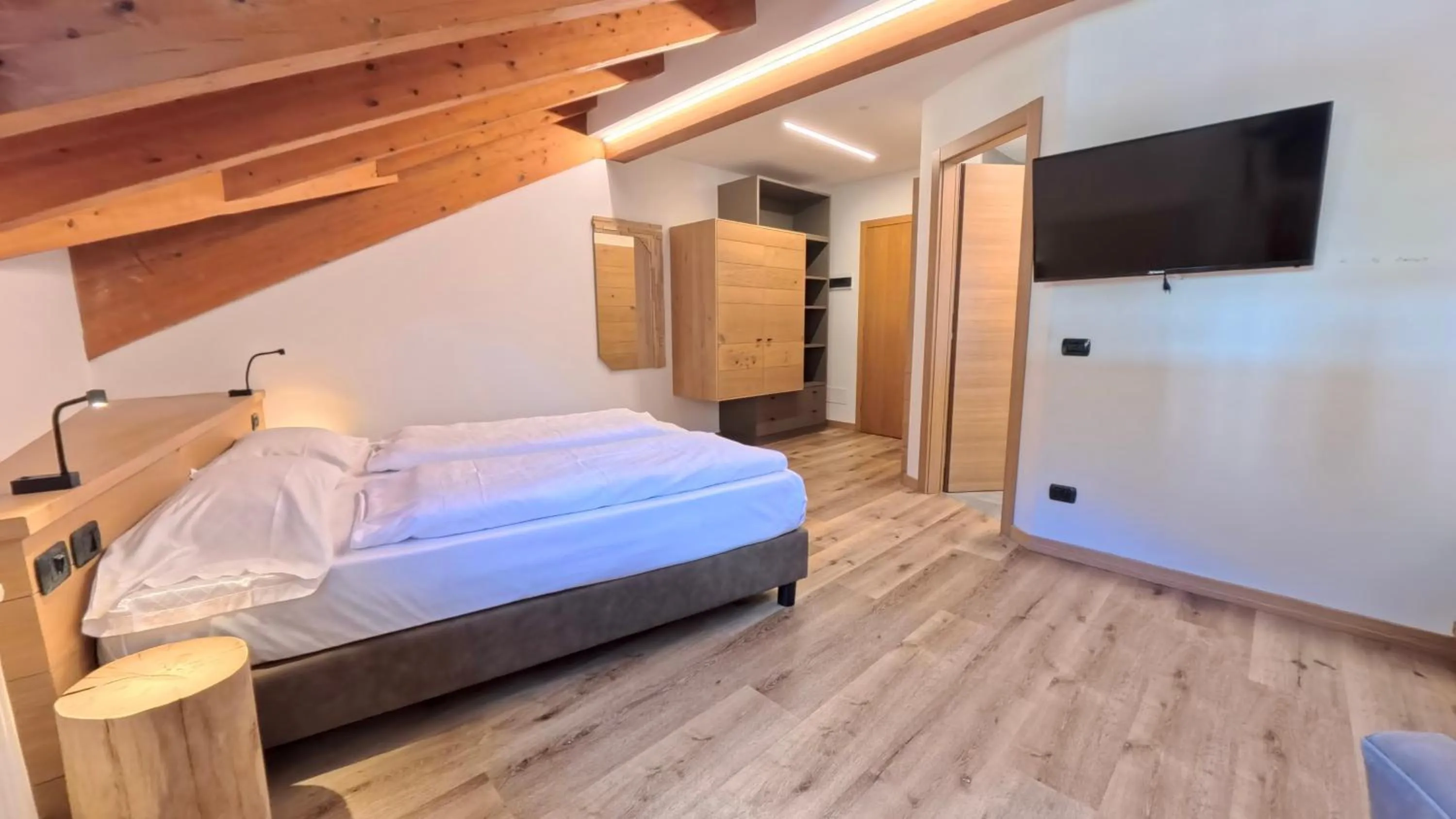 Bedroom, Bed in Hotel Cristallo