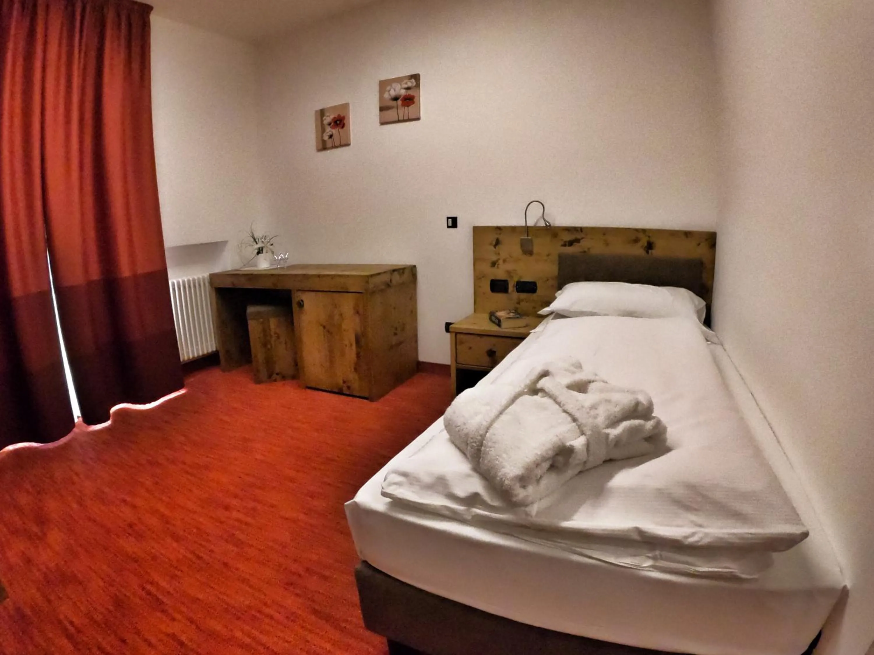 Bed in Hotel Cristallo