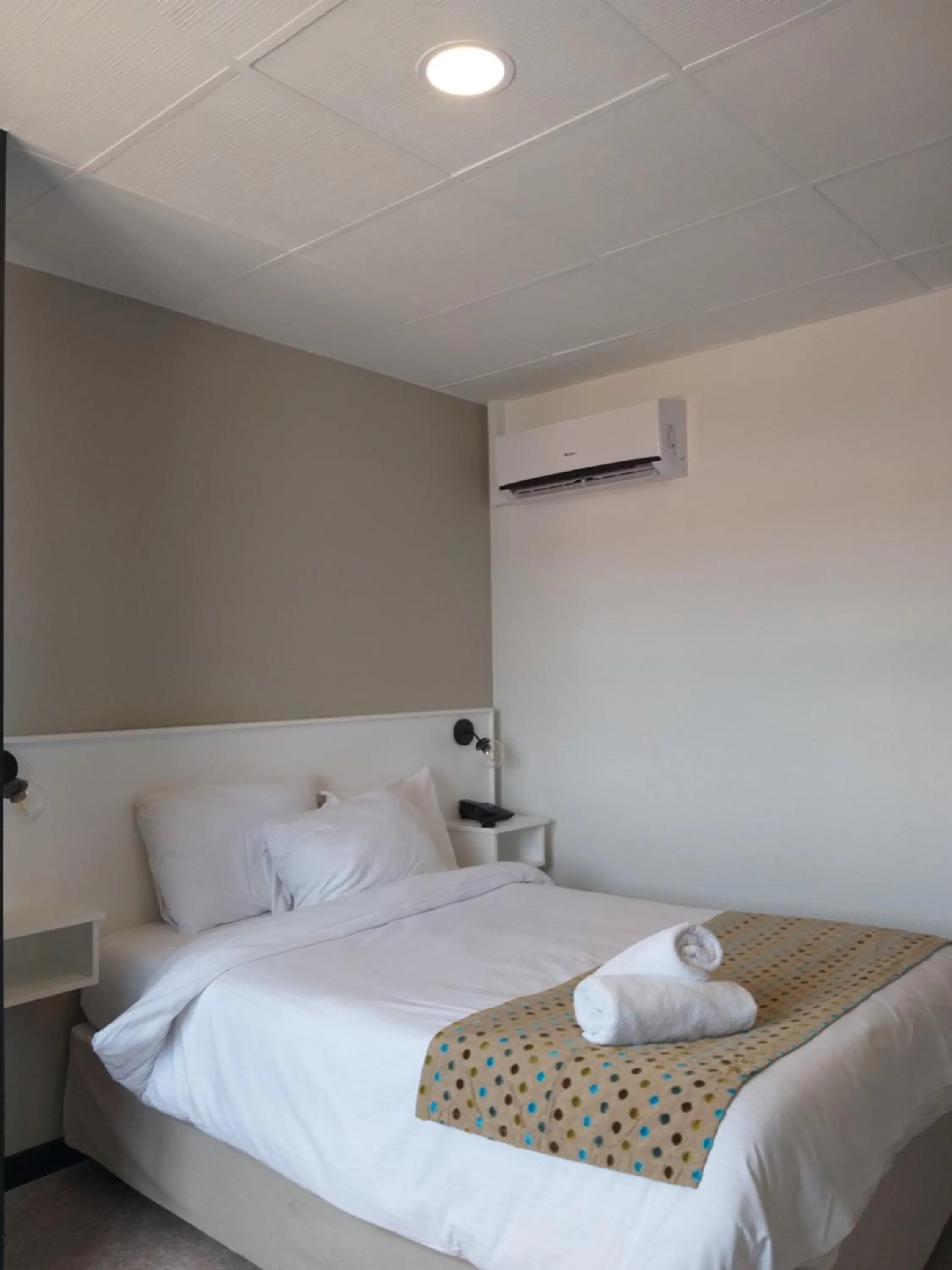 Bed in San Marco Hotel Curacao & Casino