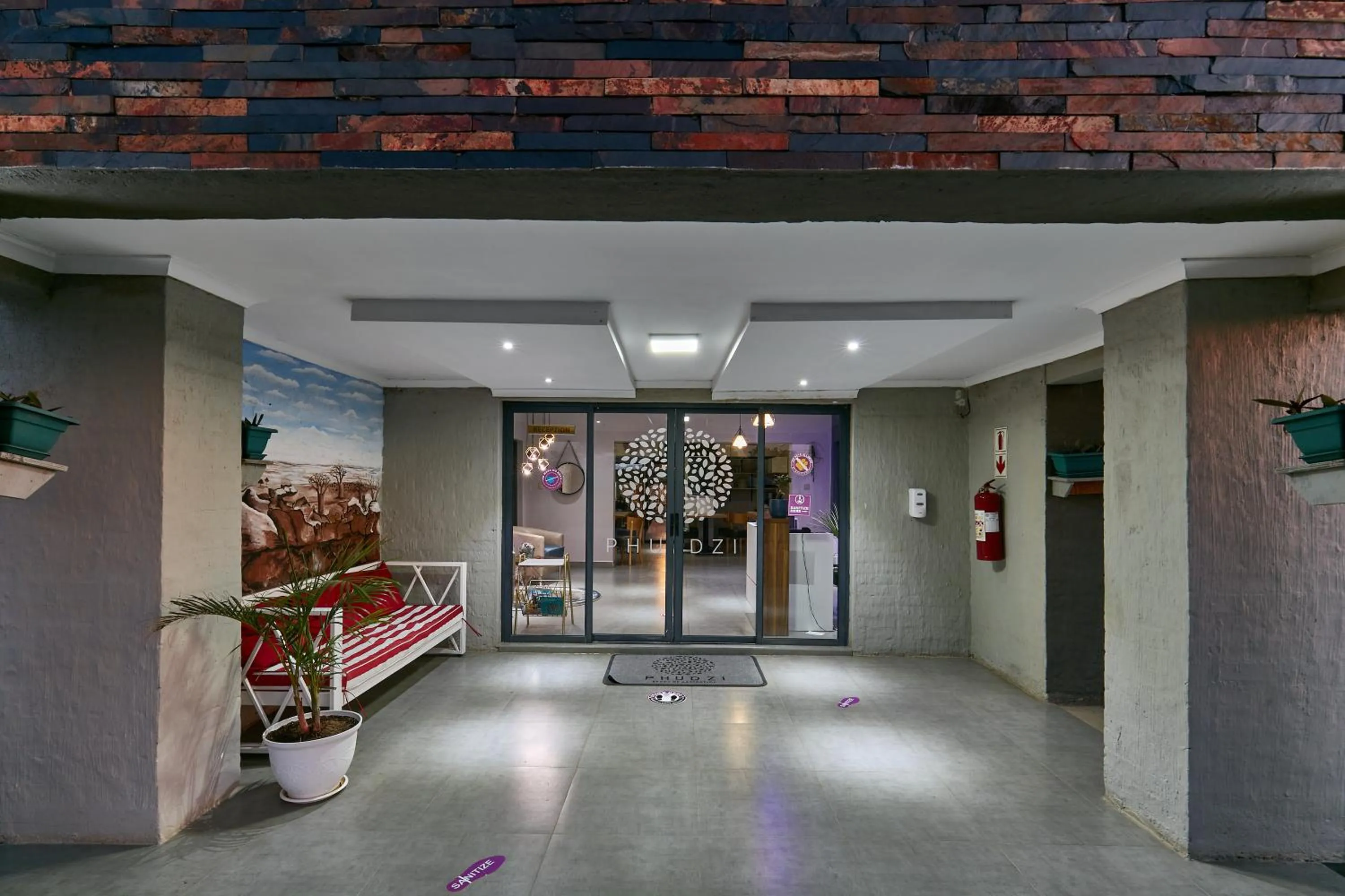 Facade/entrance in Phudzi Hotel