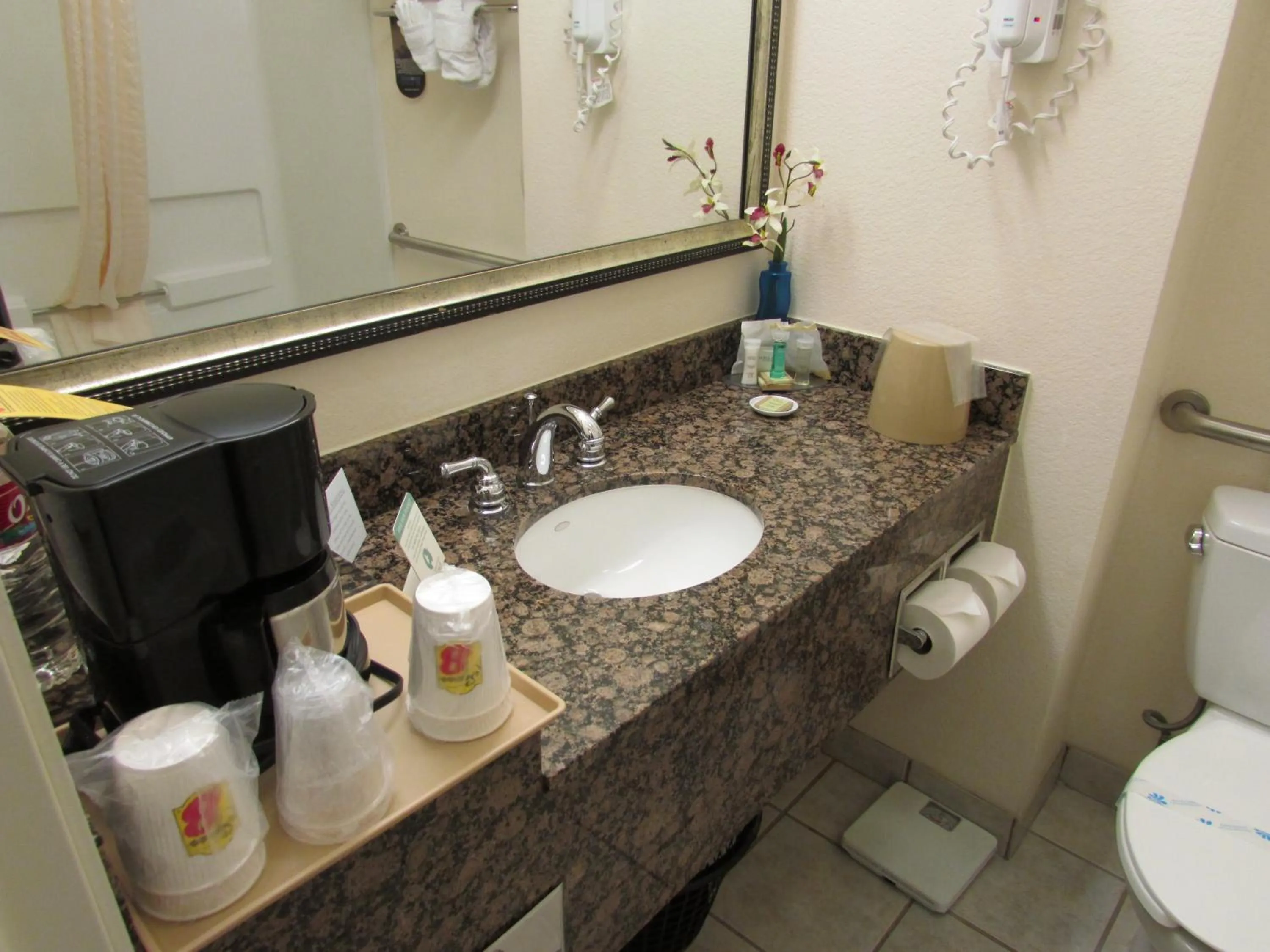 Bathroom in Super 8 by Wyndham Austin/Airport South