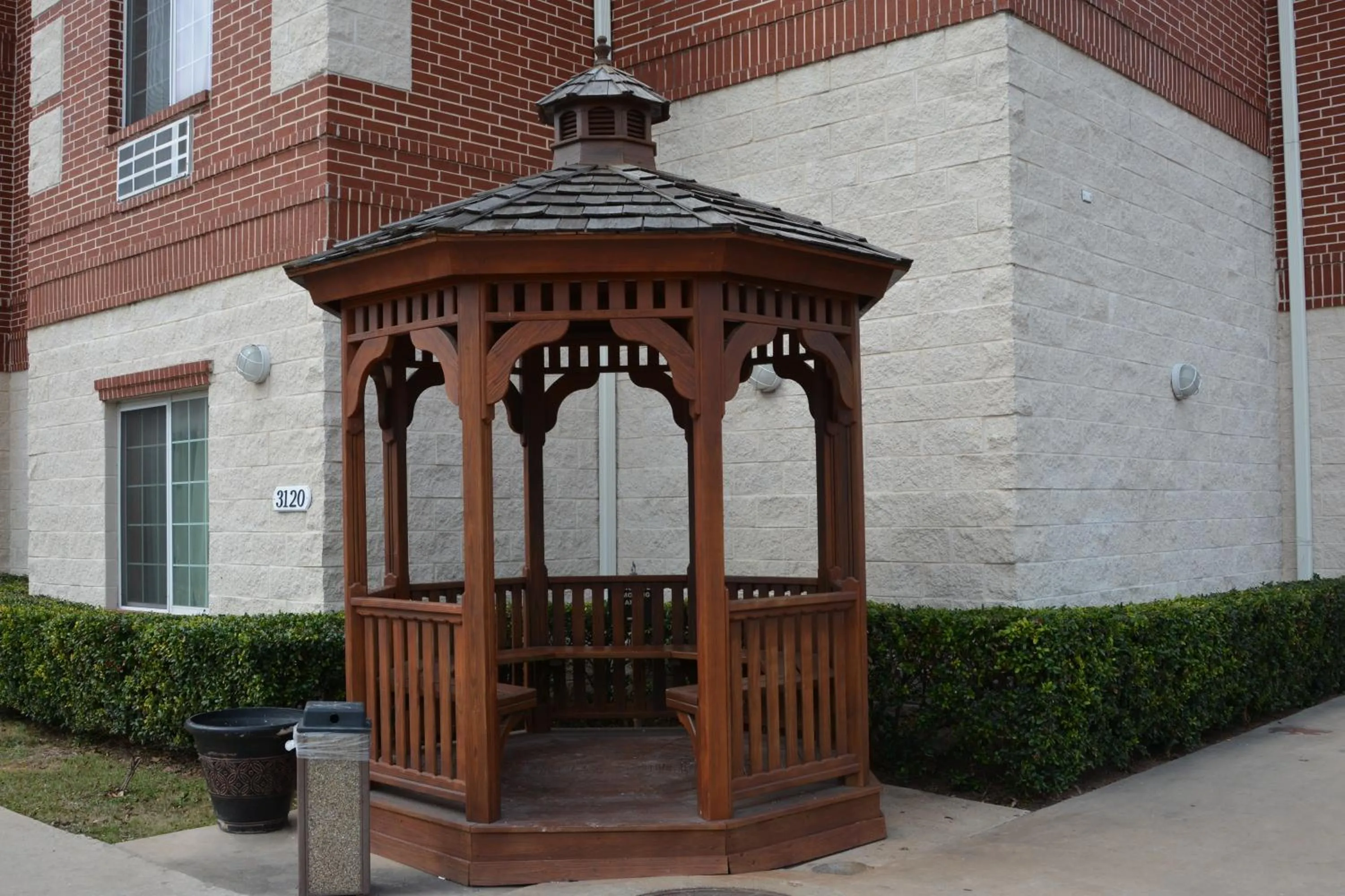 Property building in Super 8 by Wyndham Austin/Airport South