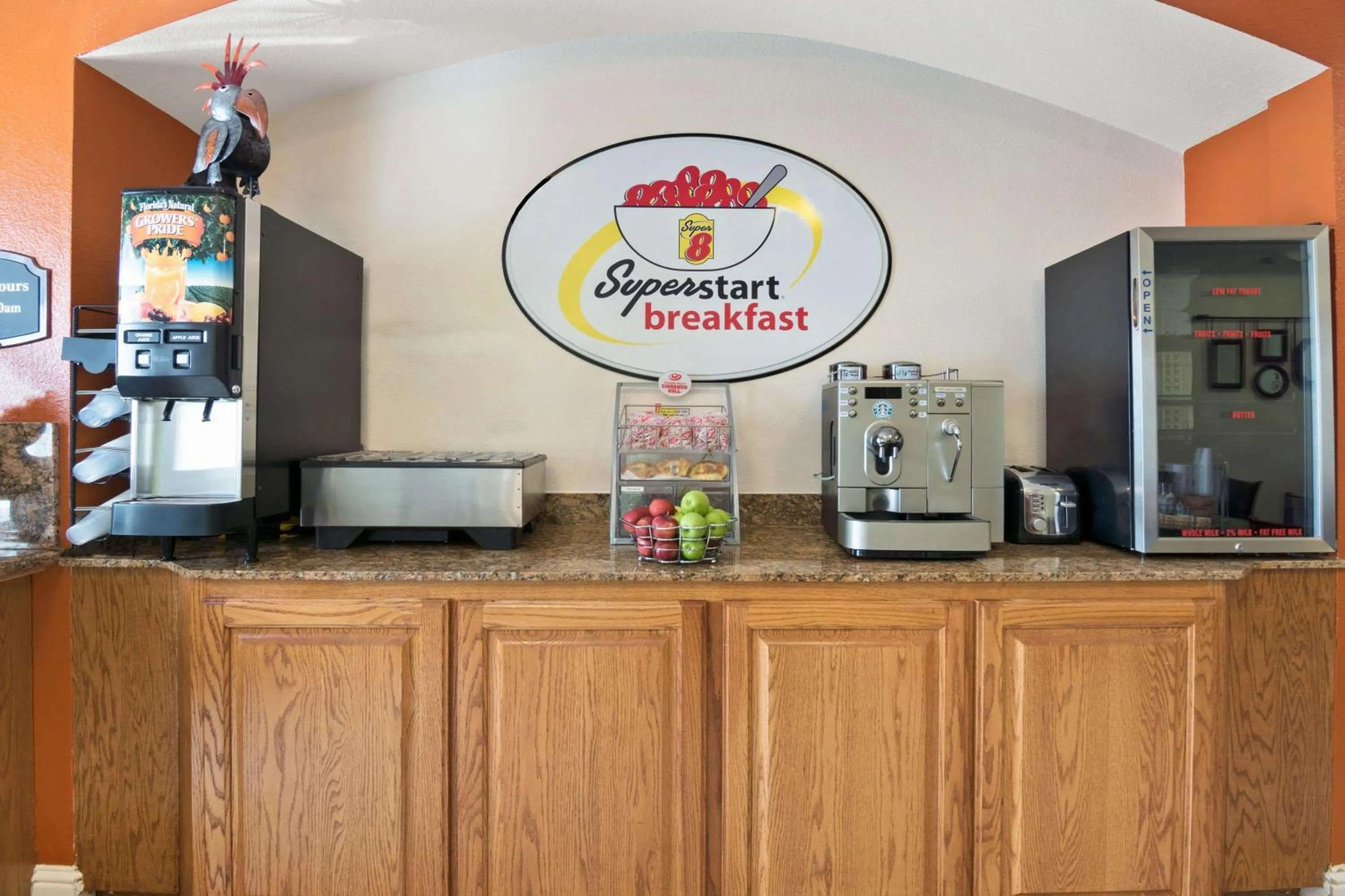 Breakfast in Super 8 by Wyndham Austin/Airport South