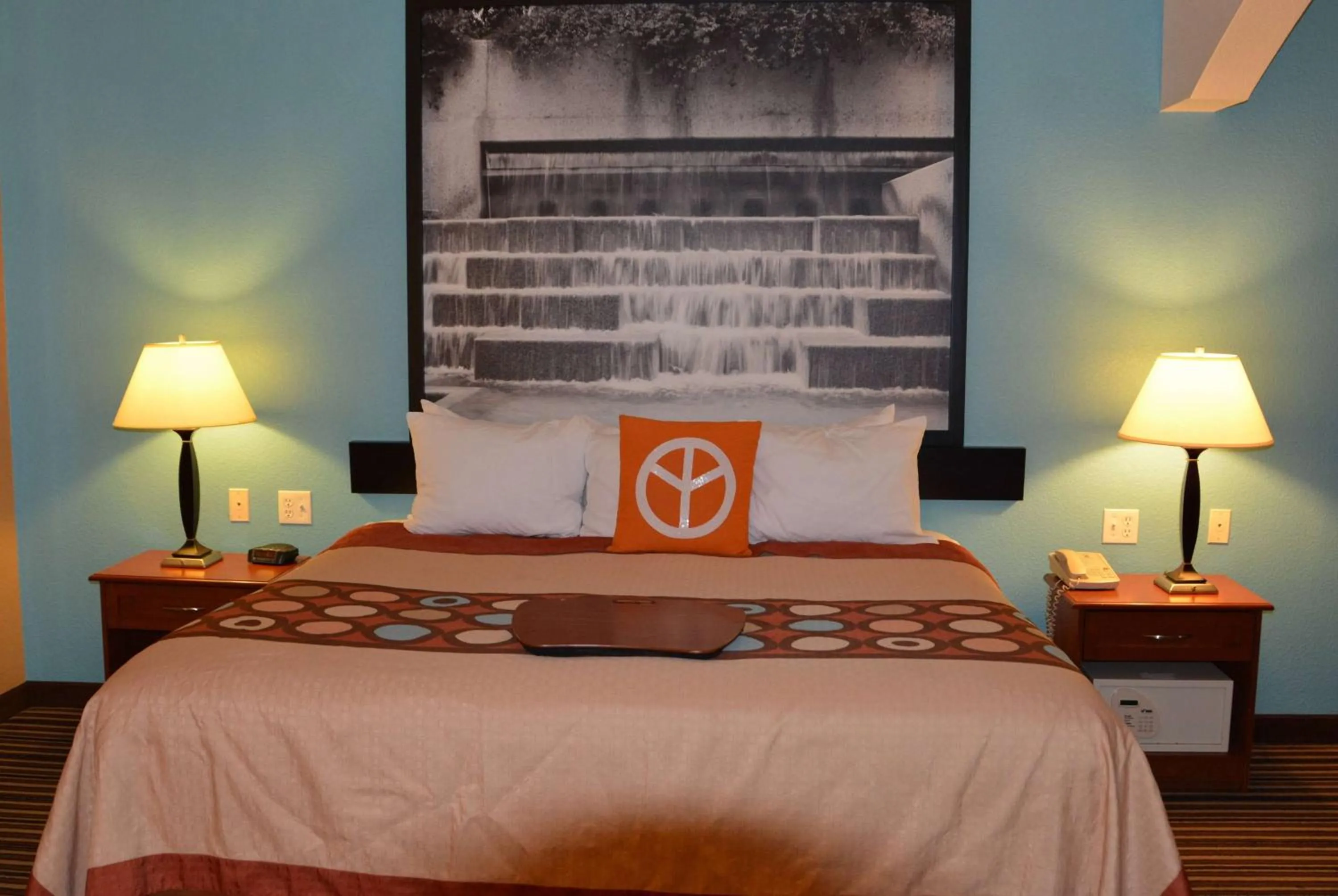 Photo of the whole room, Bed in Super 8 by Wyndham Austin/Airport South