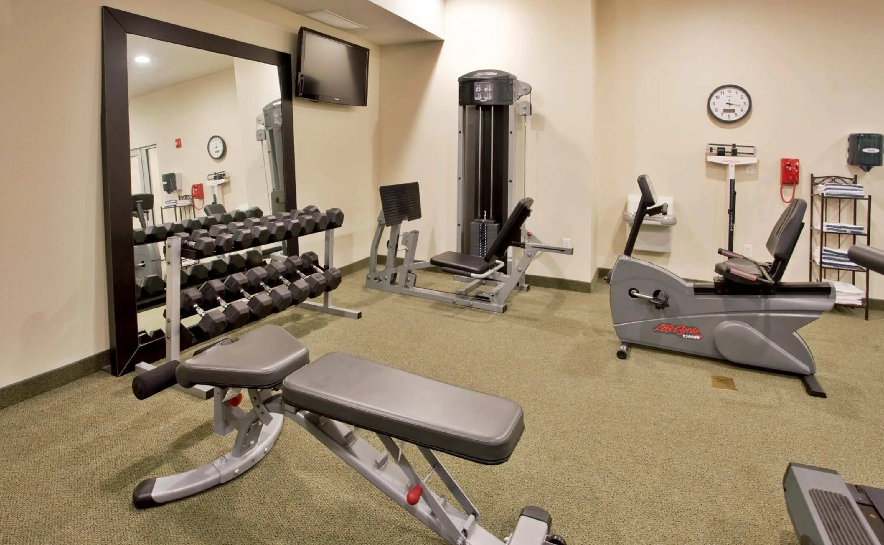 Fitness centre/facilities in Holiday Inn Express Topeka North by IHG