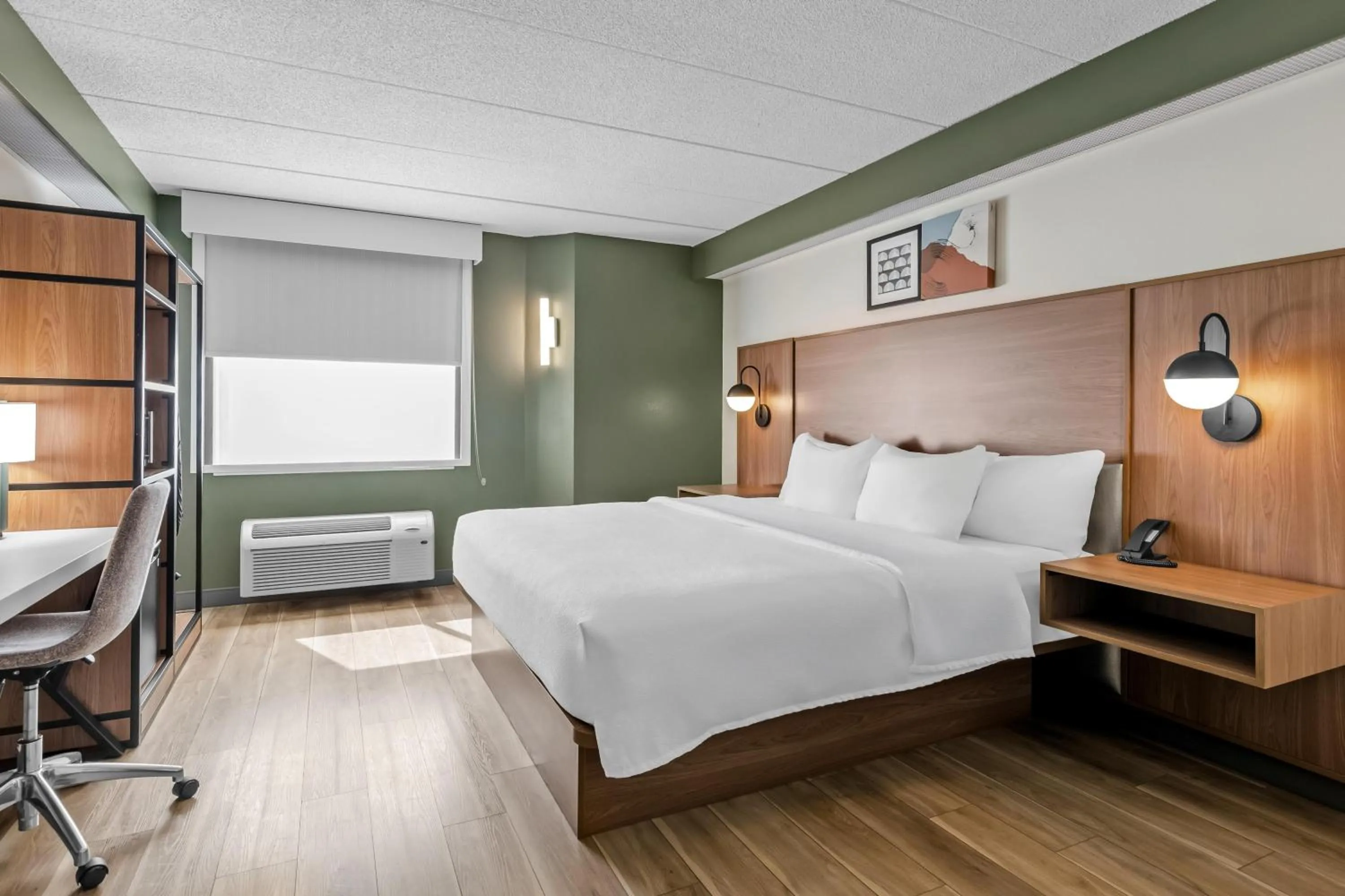 Bed in Spark by Hilton Lynchburg