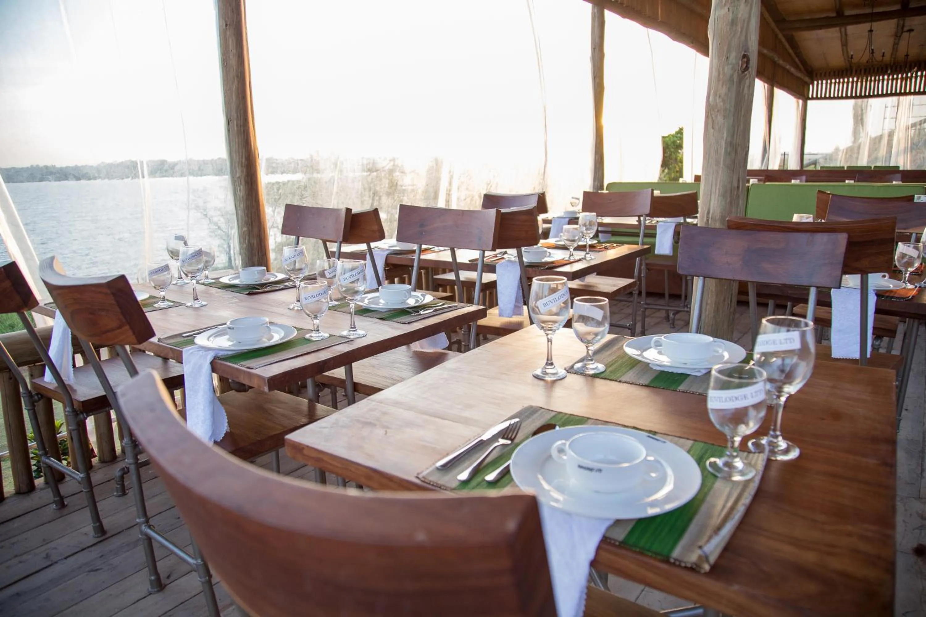 Restaurant/places to eat in Buvi Lodge Limited