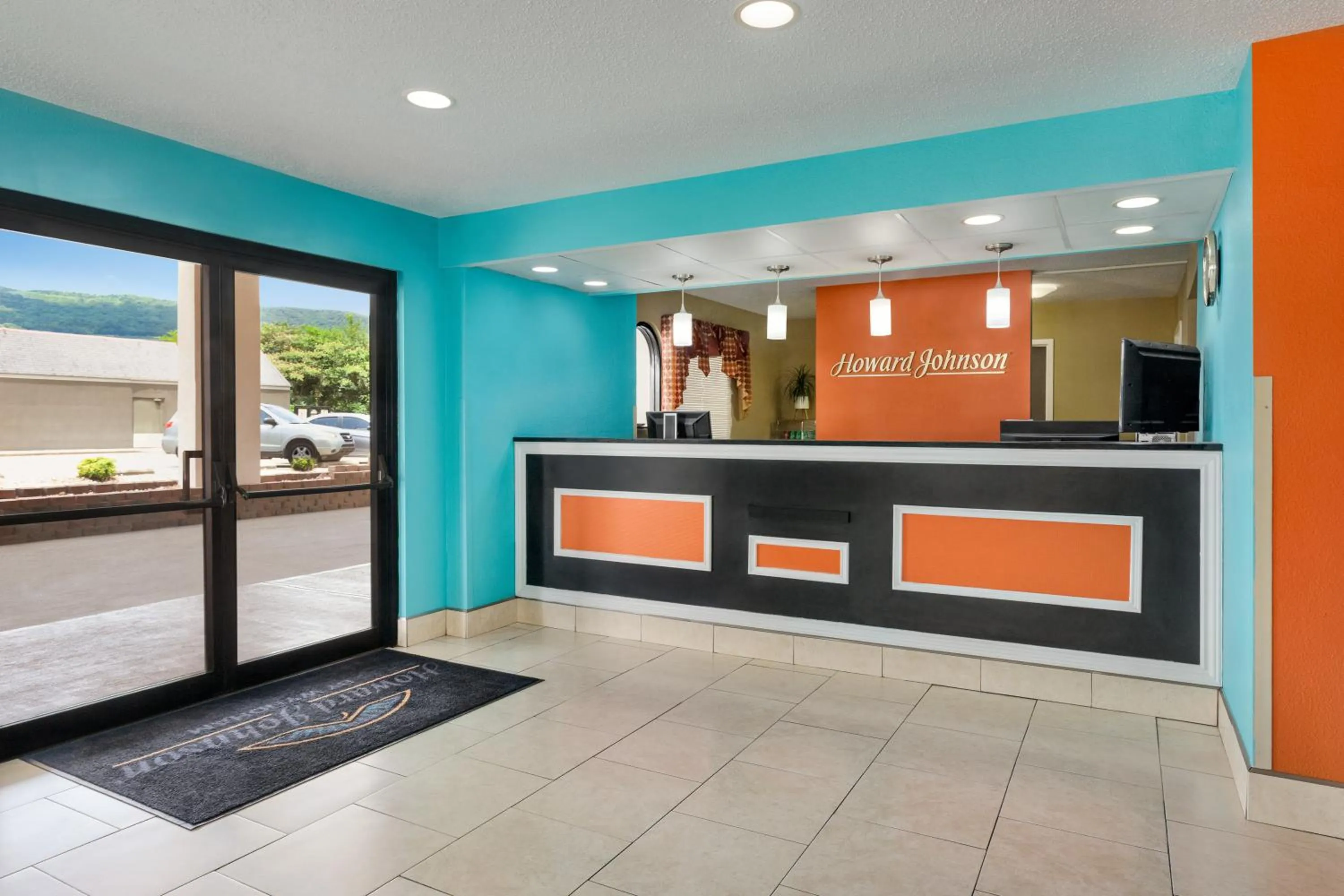 Lobby or reception in Howard Johnson by Wyndham Chattanooga Lookout Mountain I-24