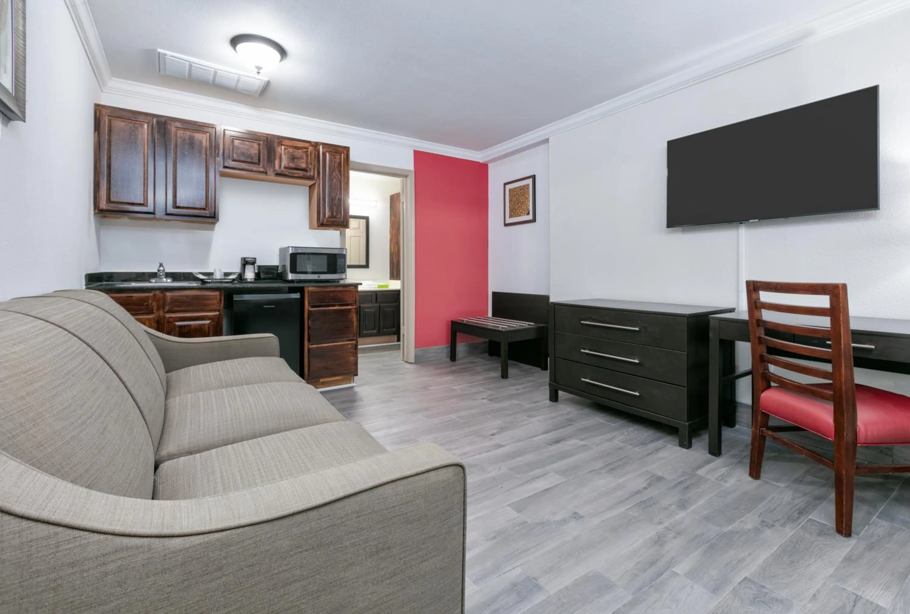 TV and multimedia in Ramada by Wyndham Diamondhead I-10 Gulfport