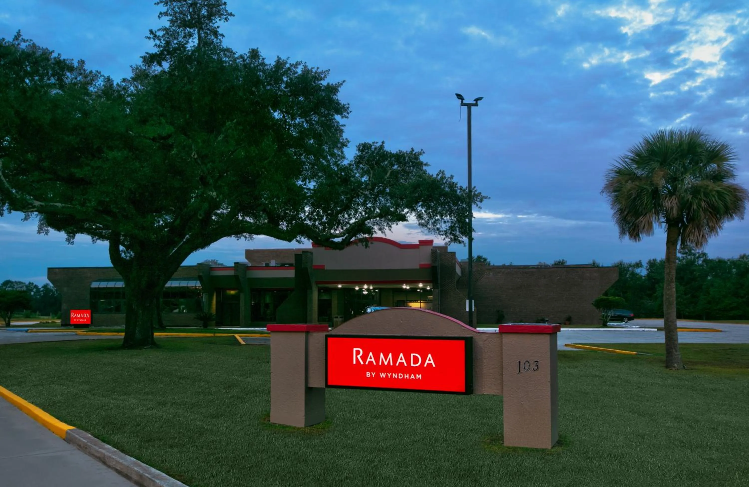 Property building in Ramada by Wyndham Diamondhead I-10 Gulfport