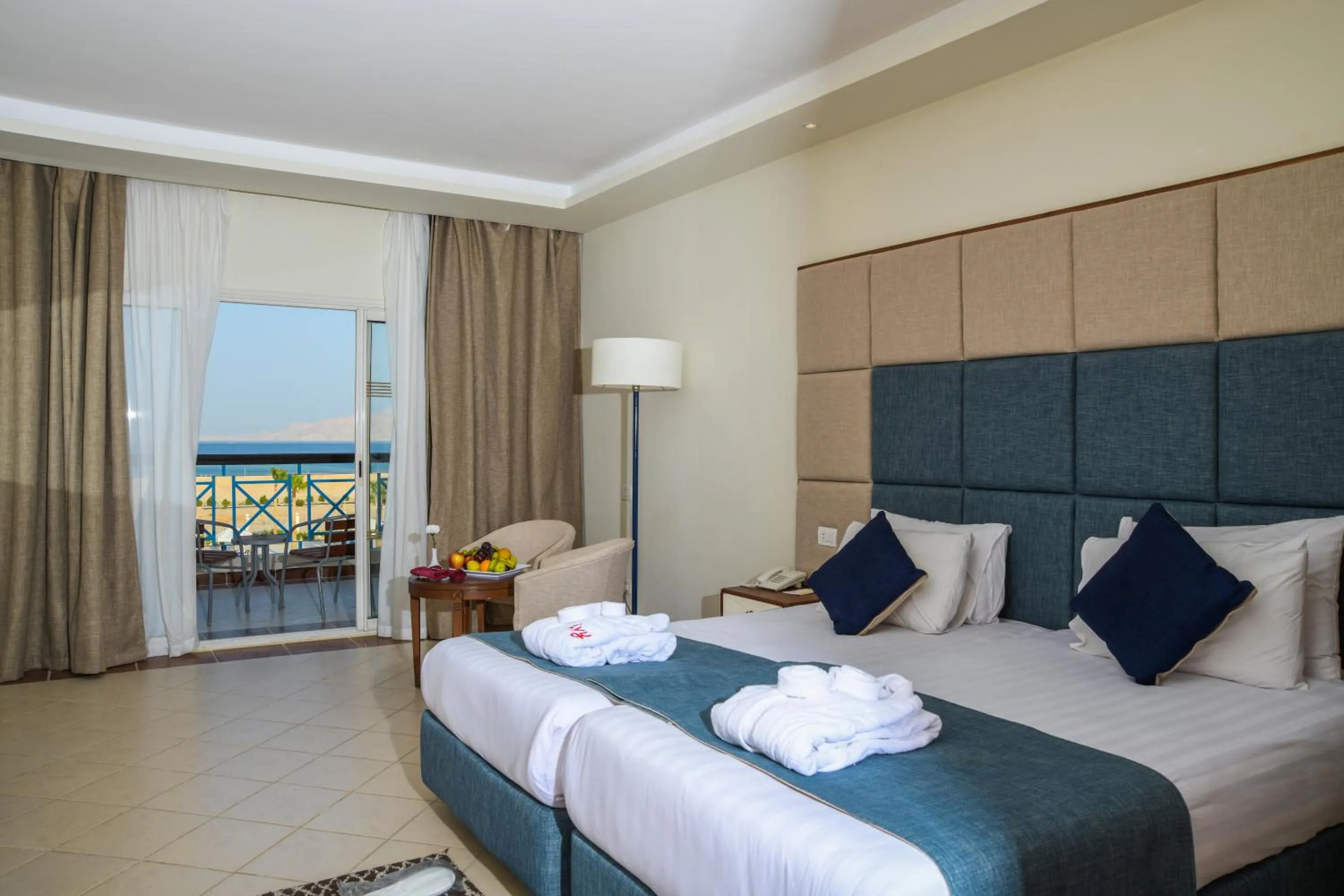 Bedroom, Bed in Ivy Cyrene Island Aqua Park Resort