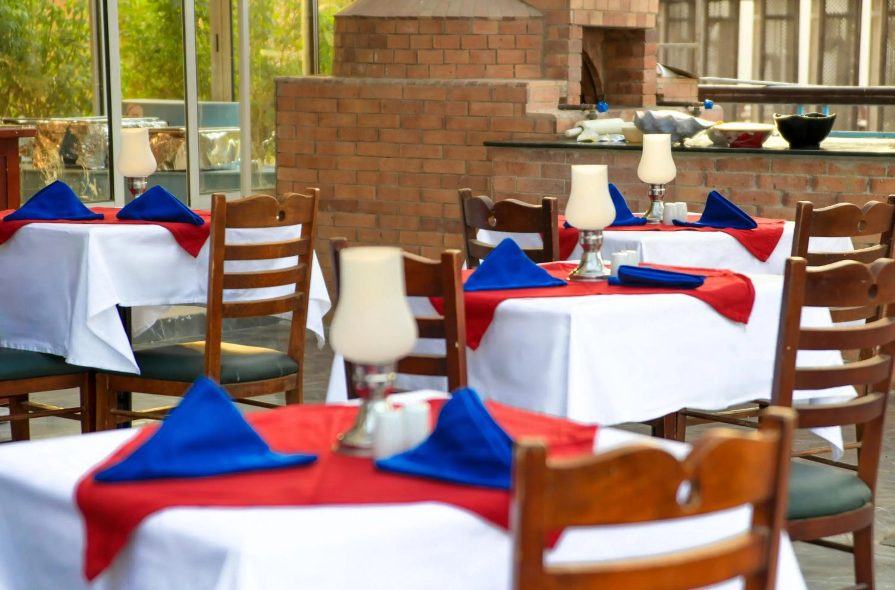 Restaurant/places to eat in Ivy Cyrene Island Aqua Park Resort