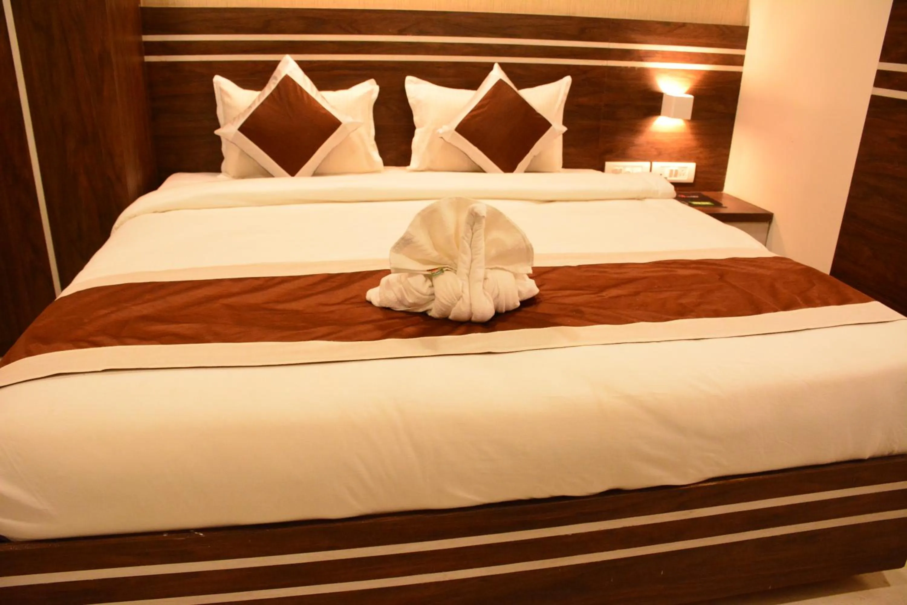 Bedroom, Bed in The Suncity
